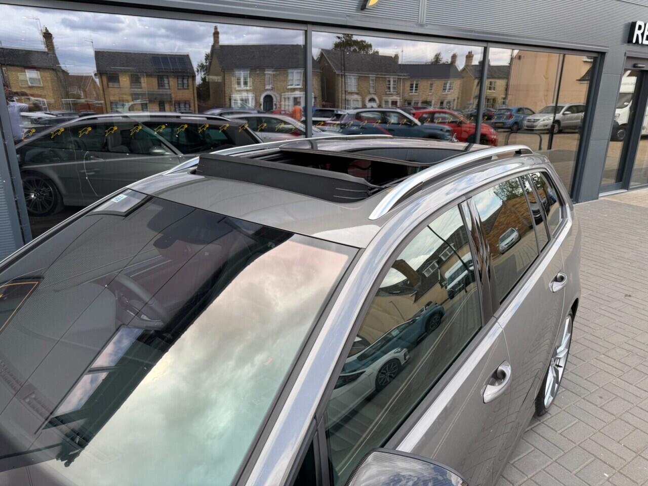 Volkswagen Golf view 10