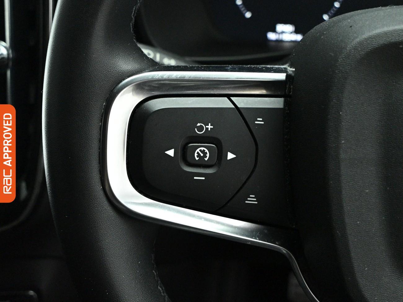 Volvo XC40 view 22