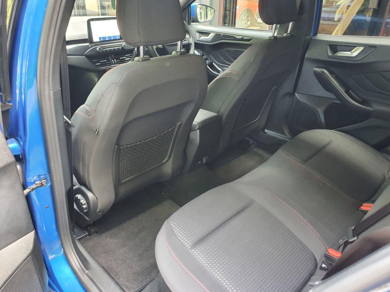 Ford Focus view 24