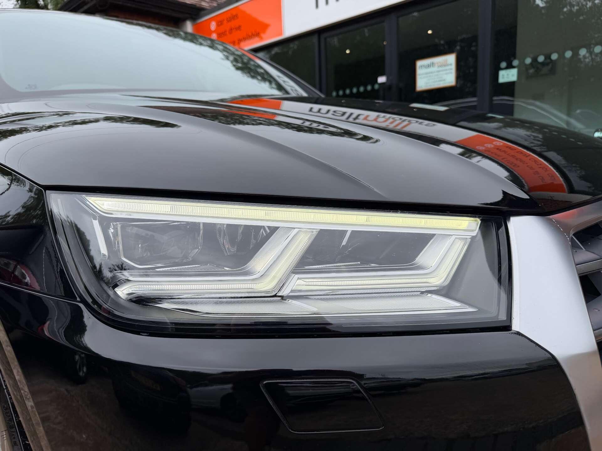 Audi Q5 view 7