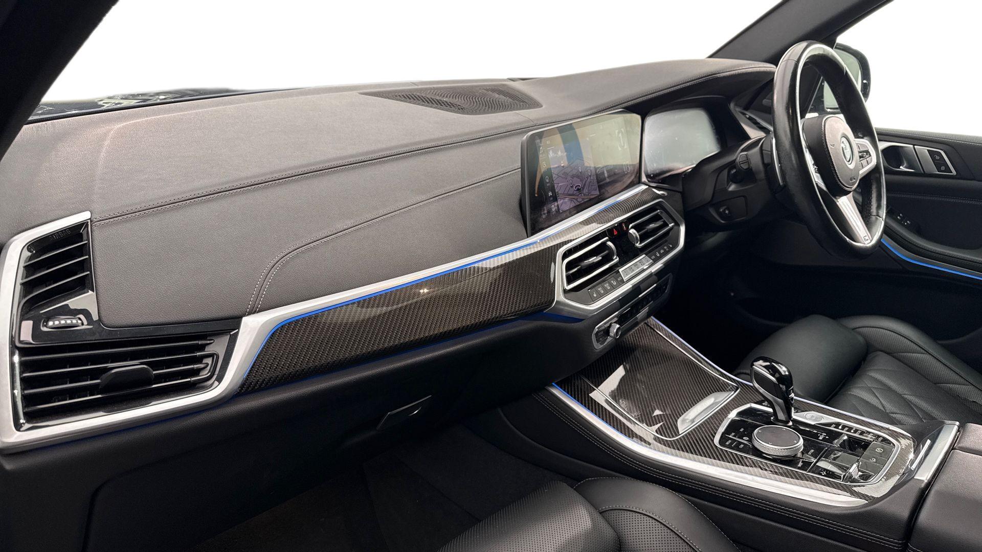 BMW X5 view 7