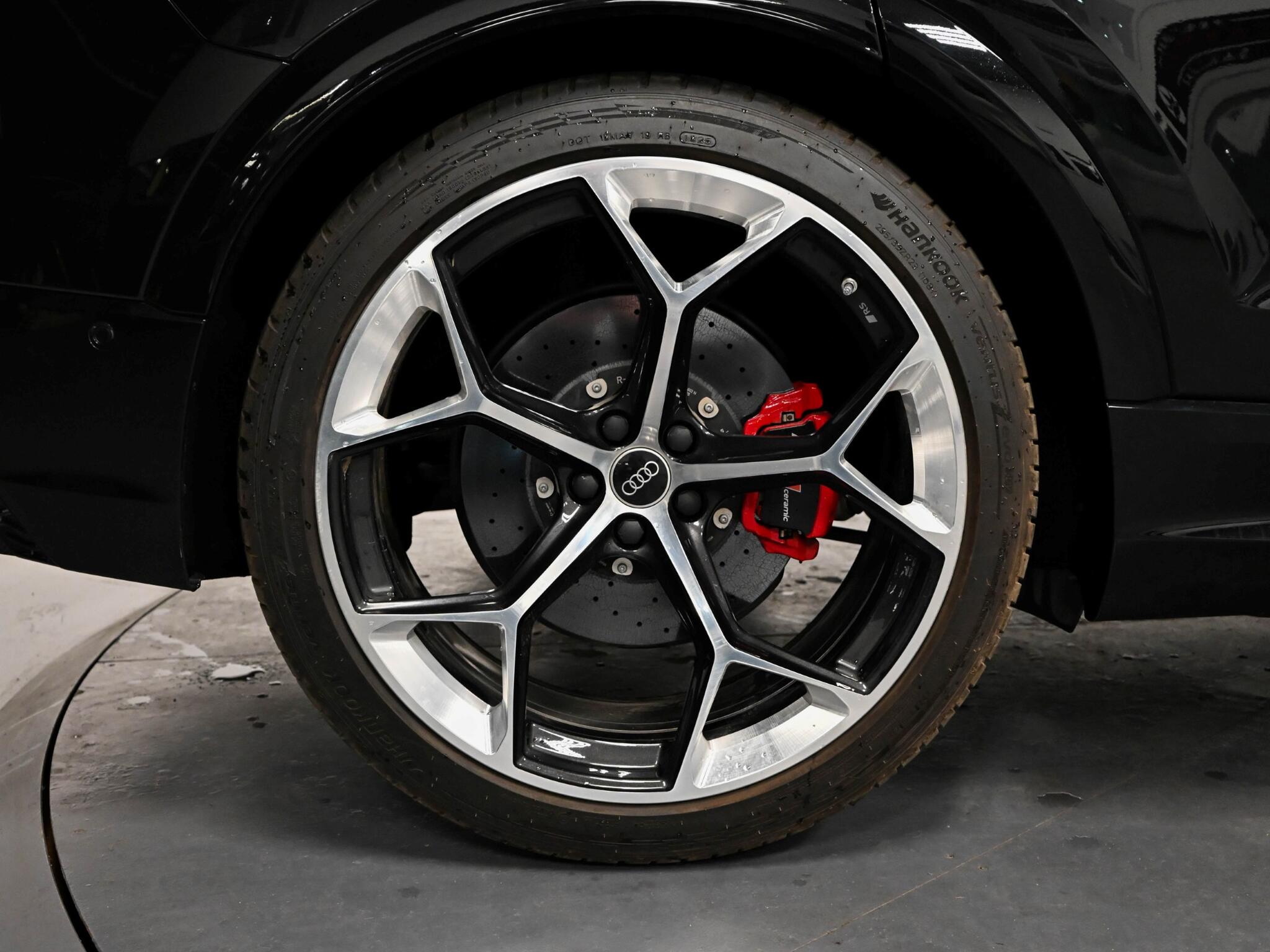 Audi RSQ8 view 77
