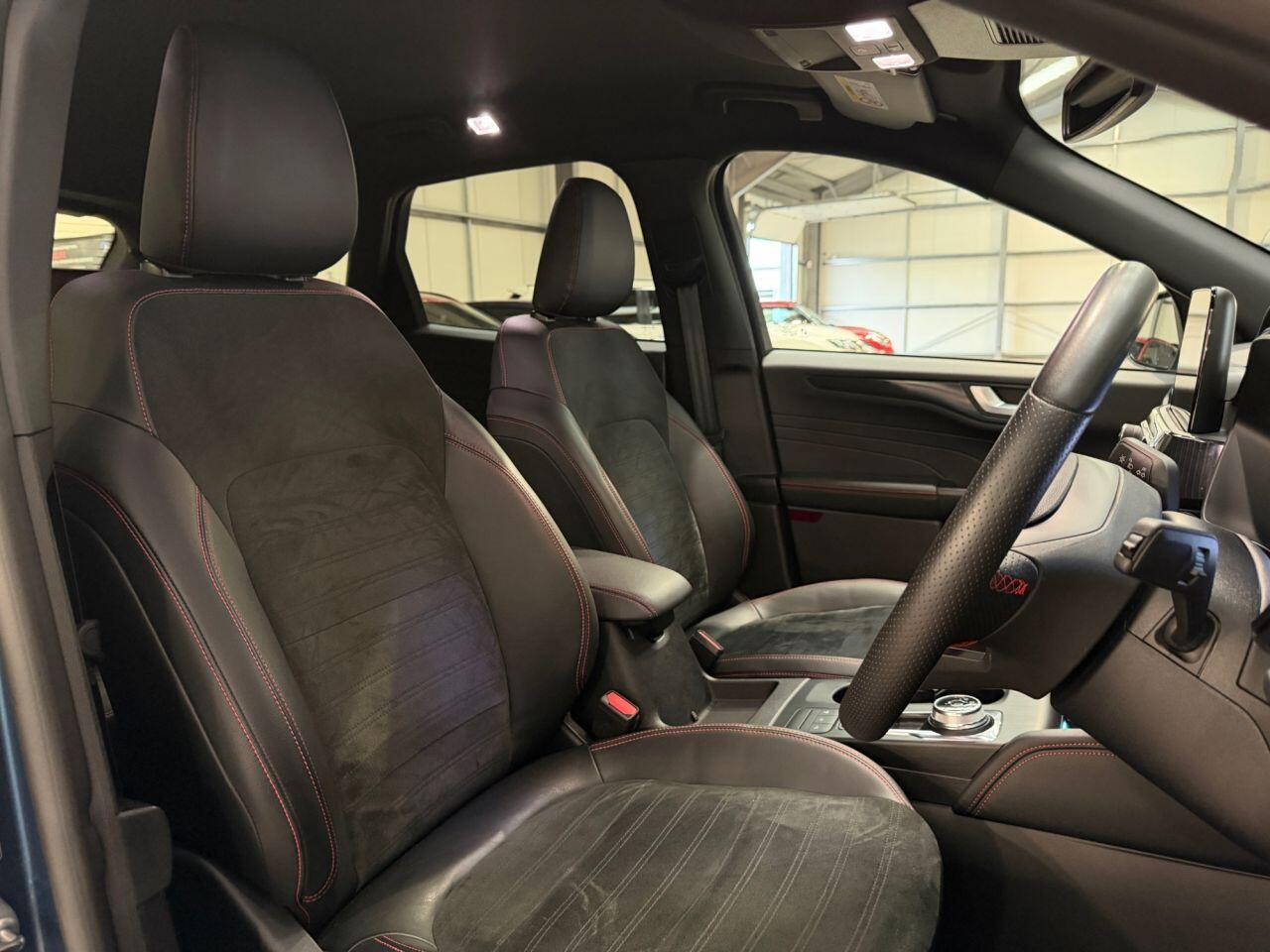 Ford Kuga view 3