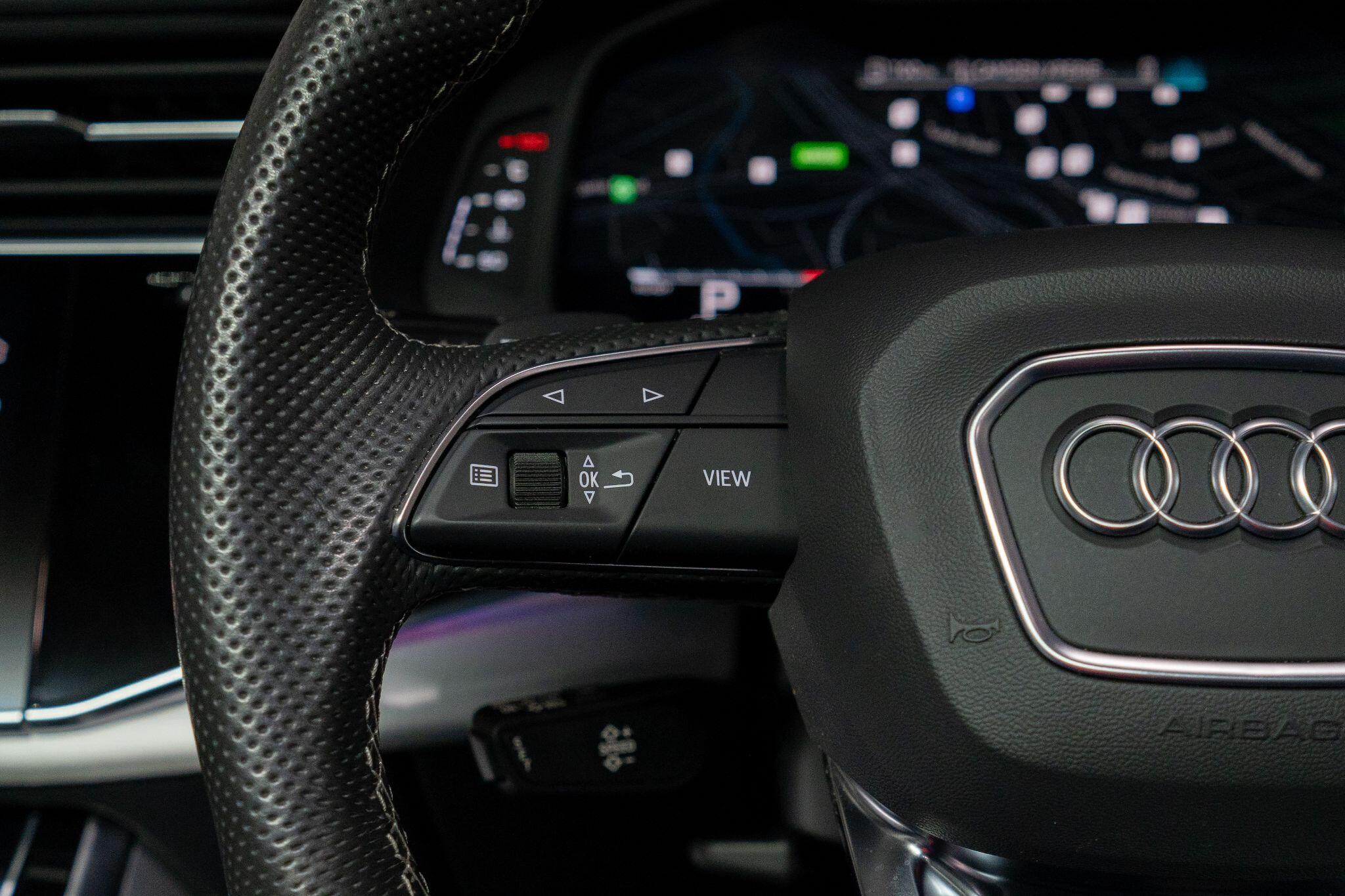 Audi SQ7 view 32