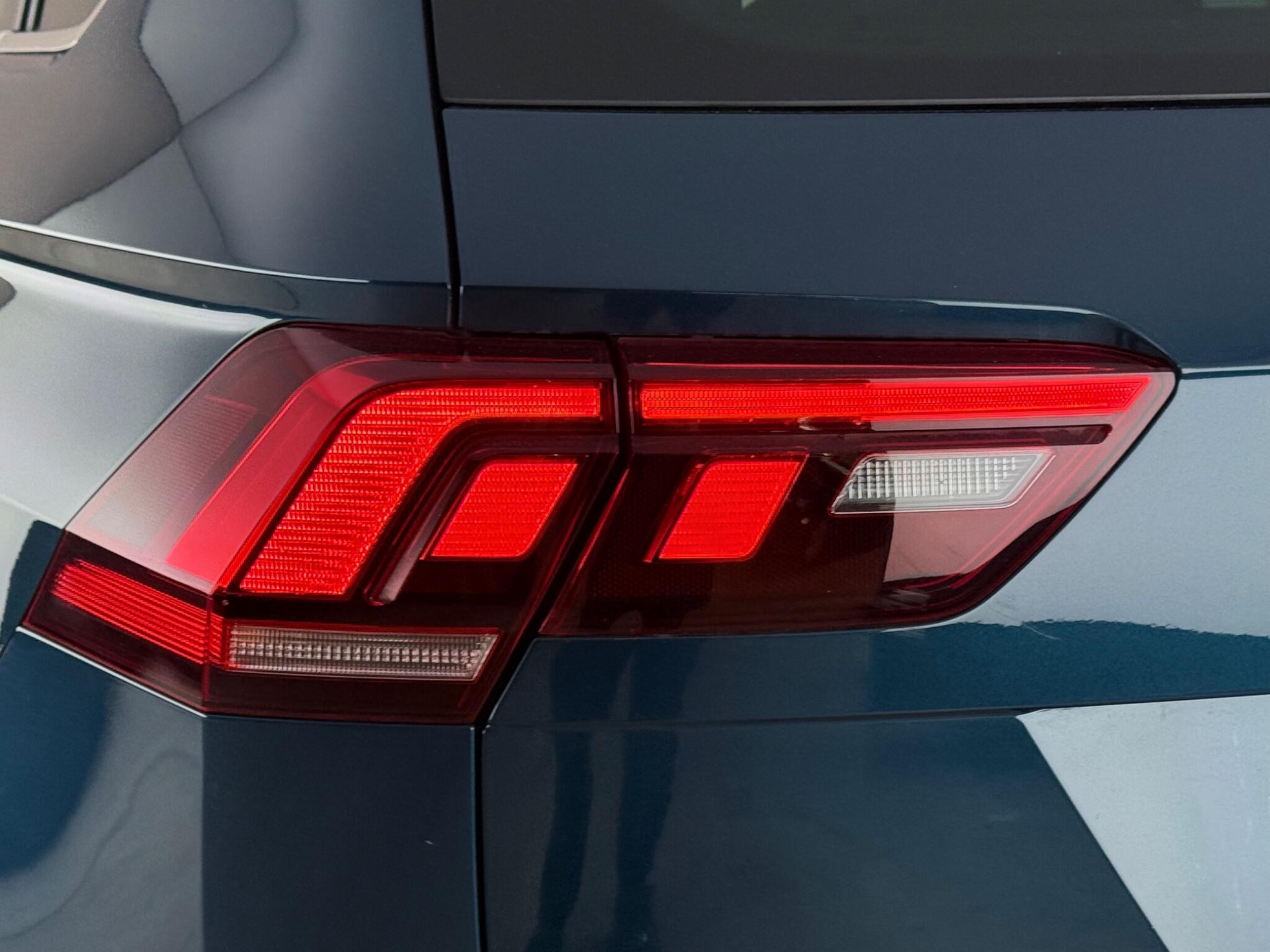 Volkswagen Tiguan view 11