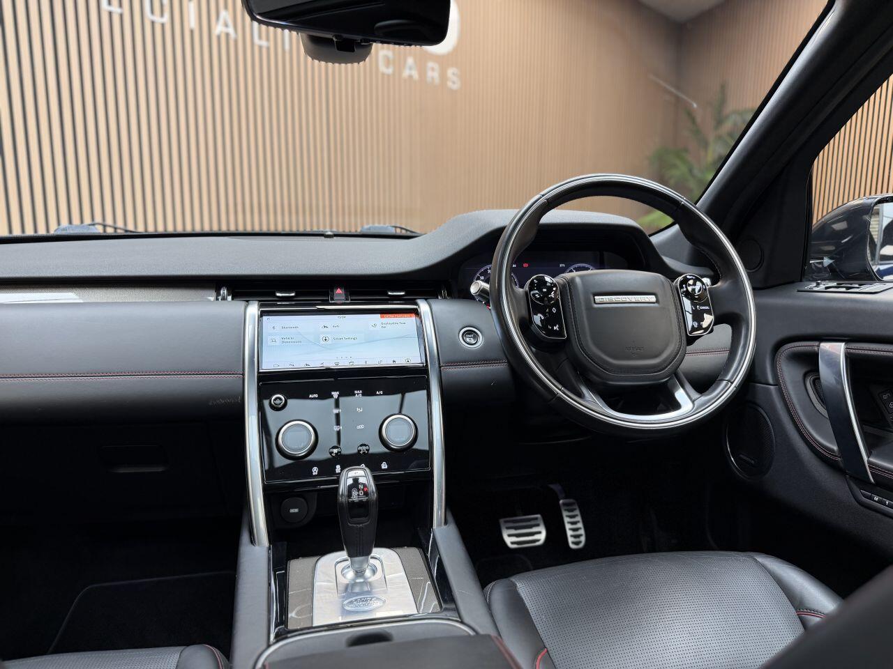 Land Rover Discovery Sport view 32