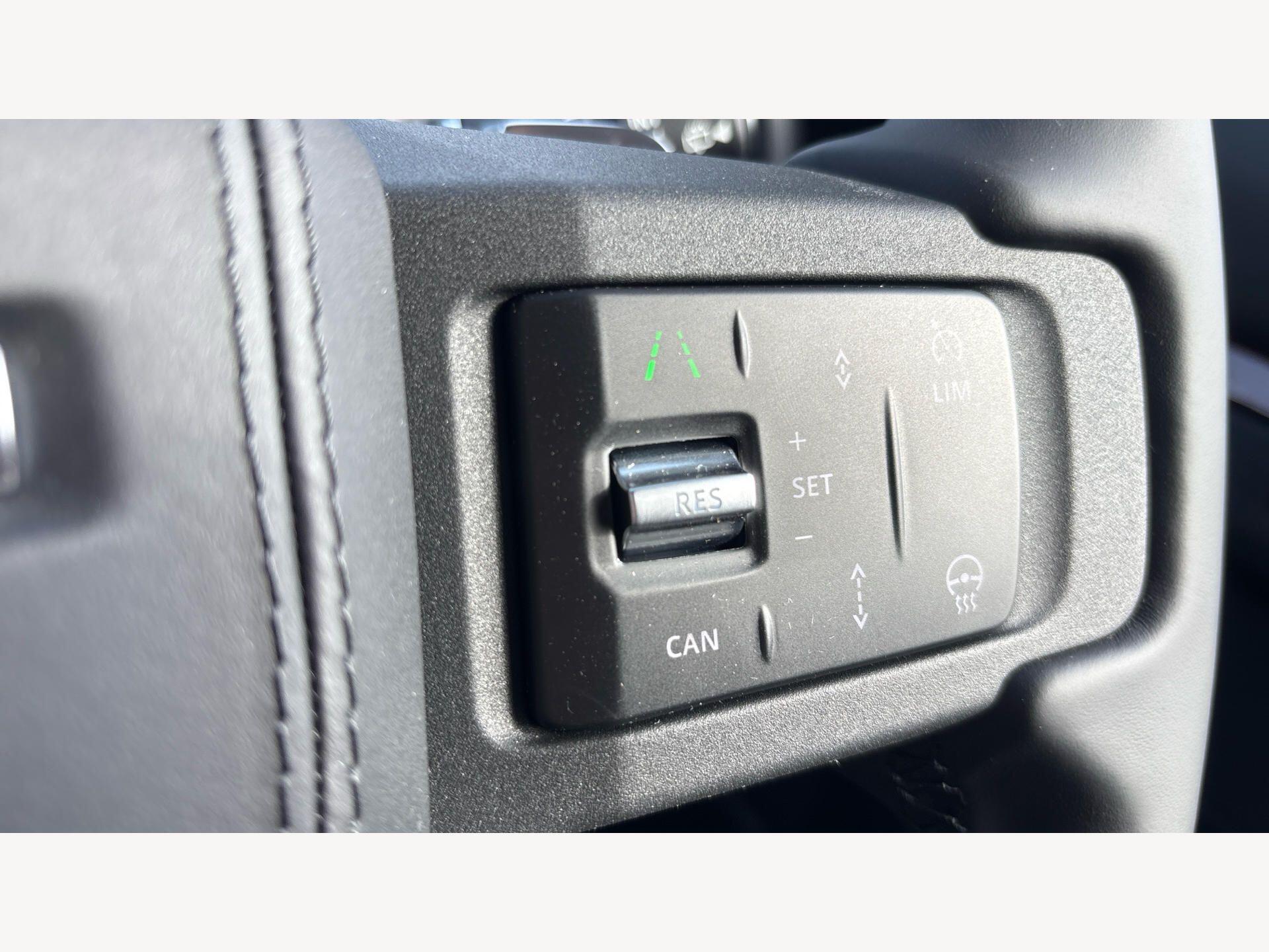 Land Rover Defender view 29