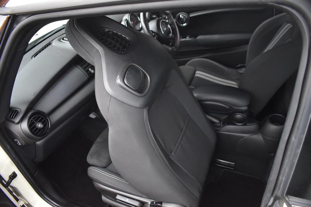 Mini Cooper view 37
