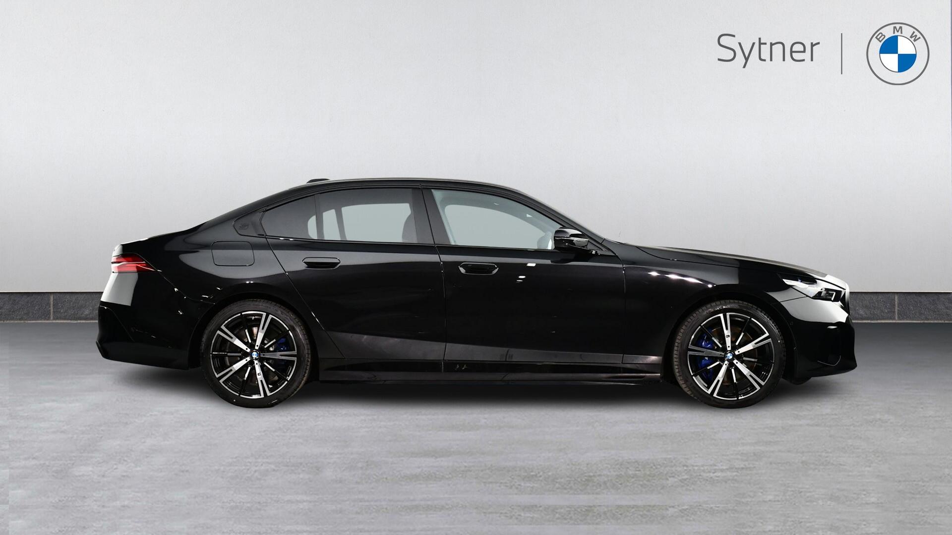 BMW 5 Series view 3