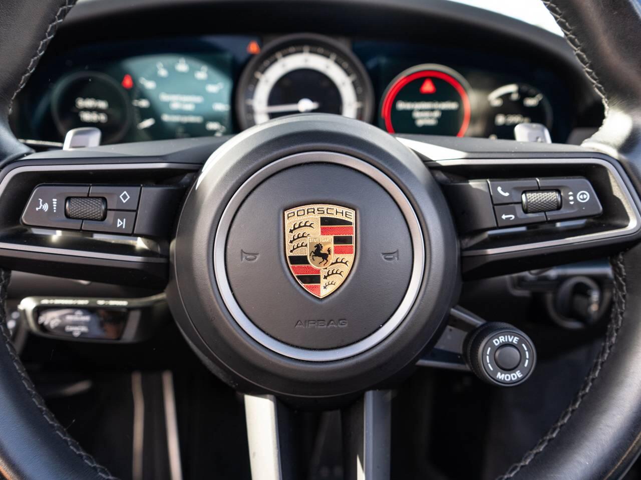 Porsche 911 view 20
