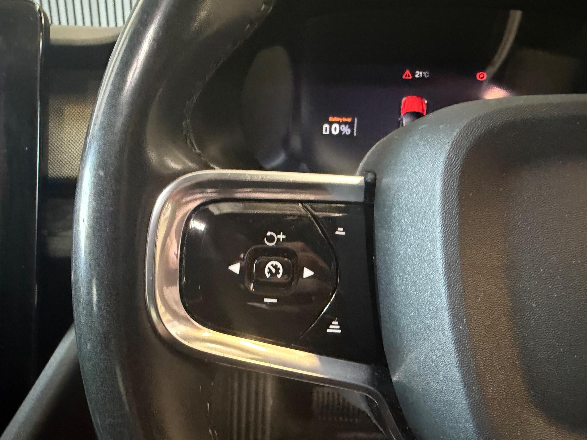 Polestar 2 view 34