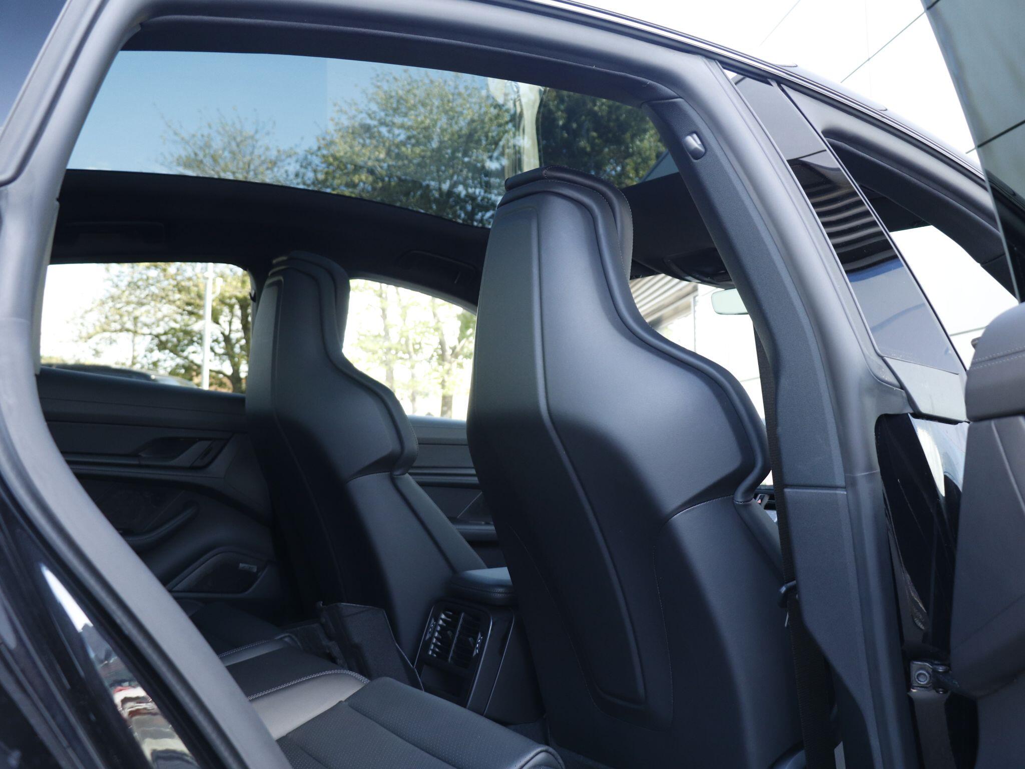 Porsche Taycan view 27