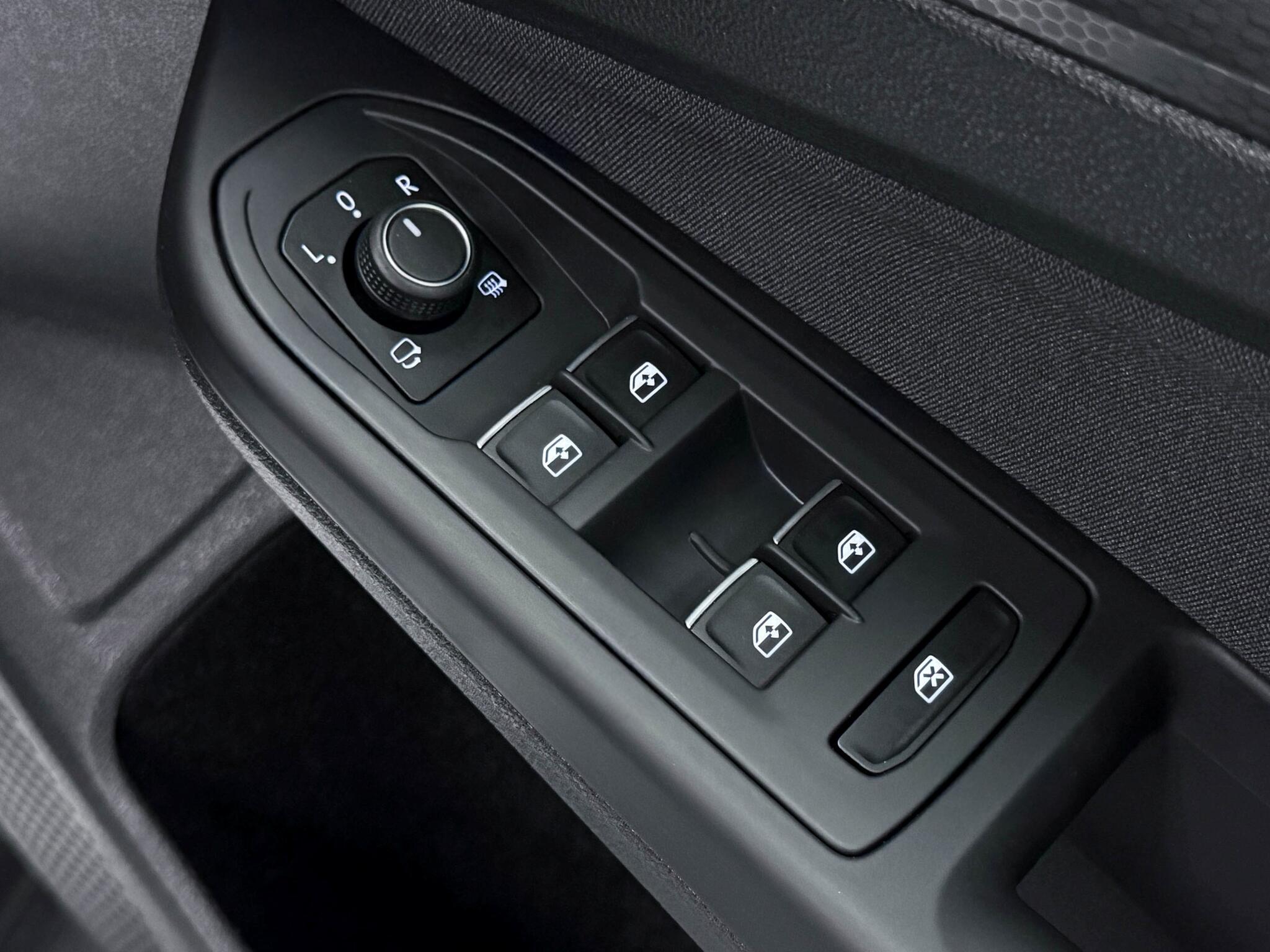 Volkswagen Golf view 21