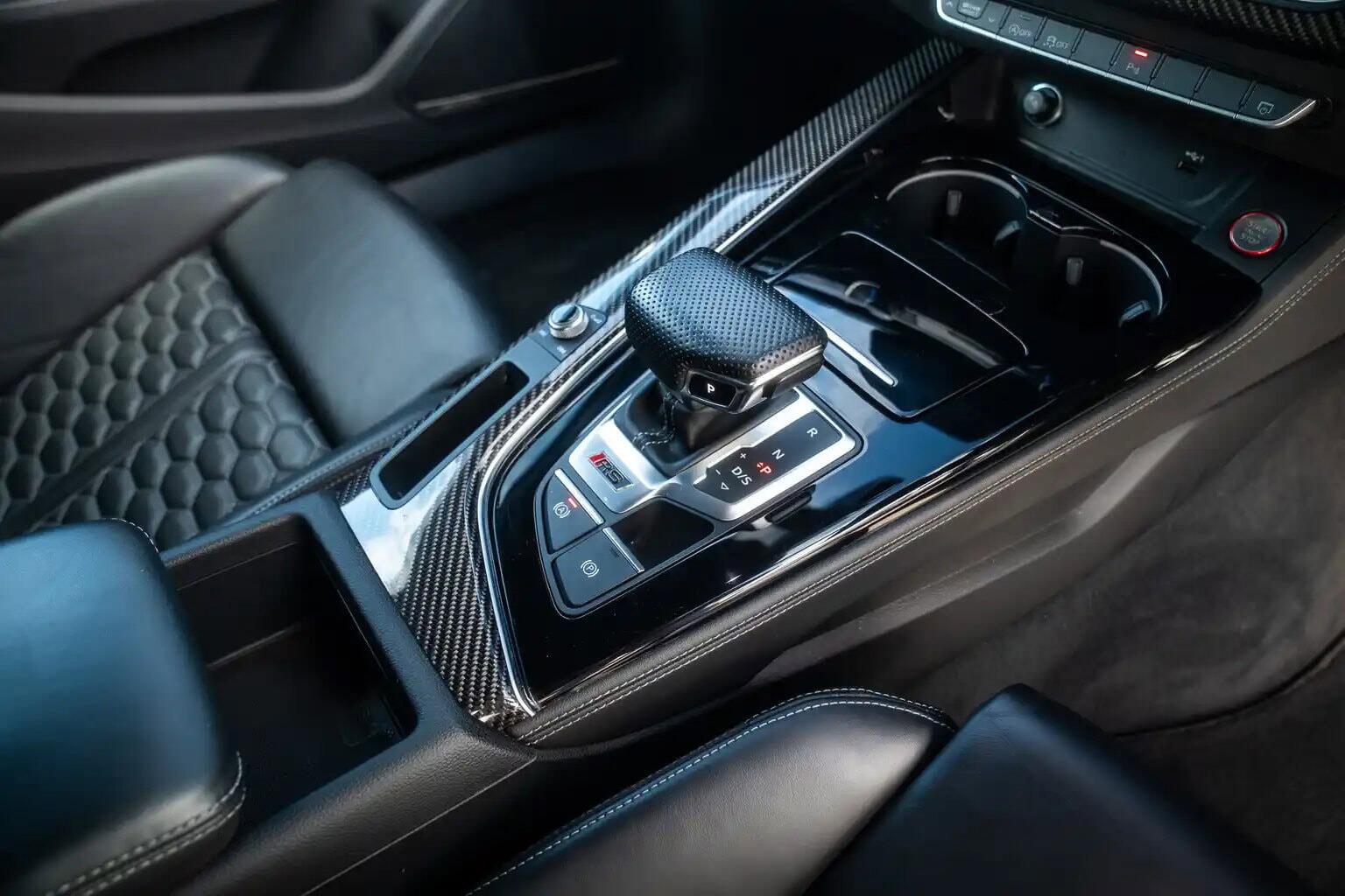 Audi RS4 Avant view 25