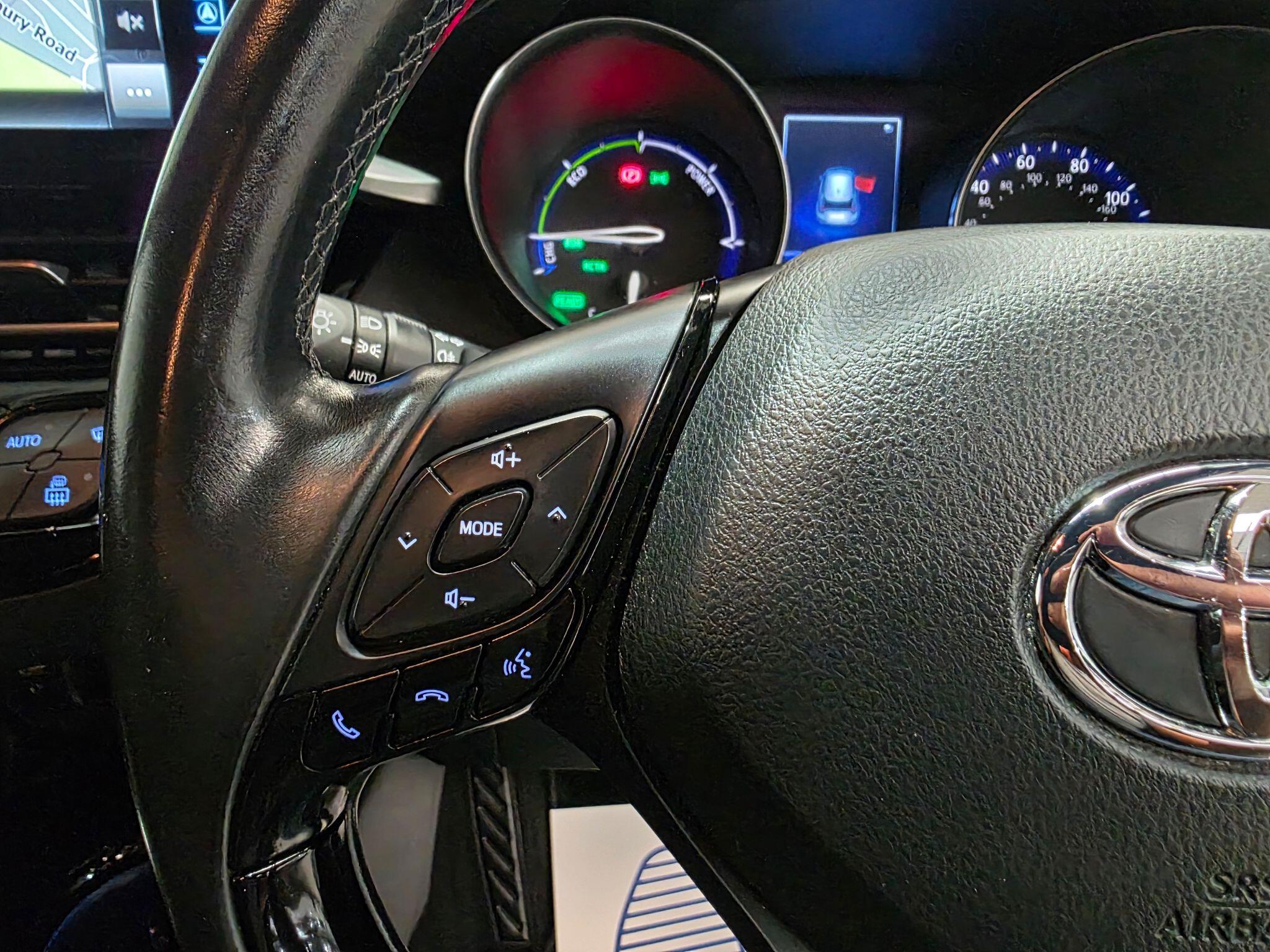 Toyota C-HR view 15