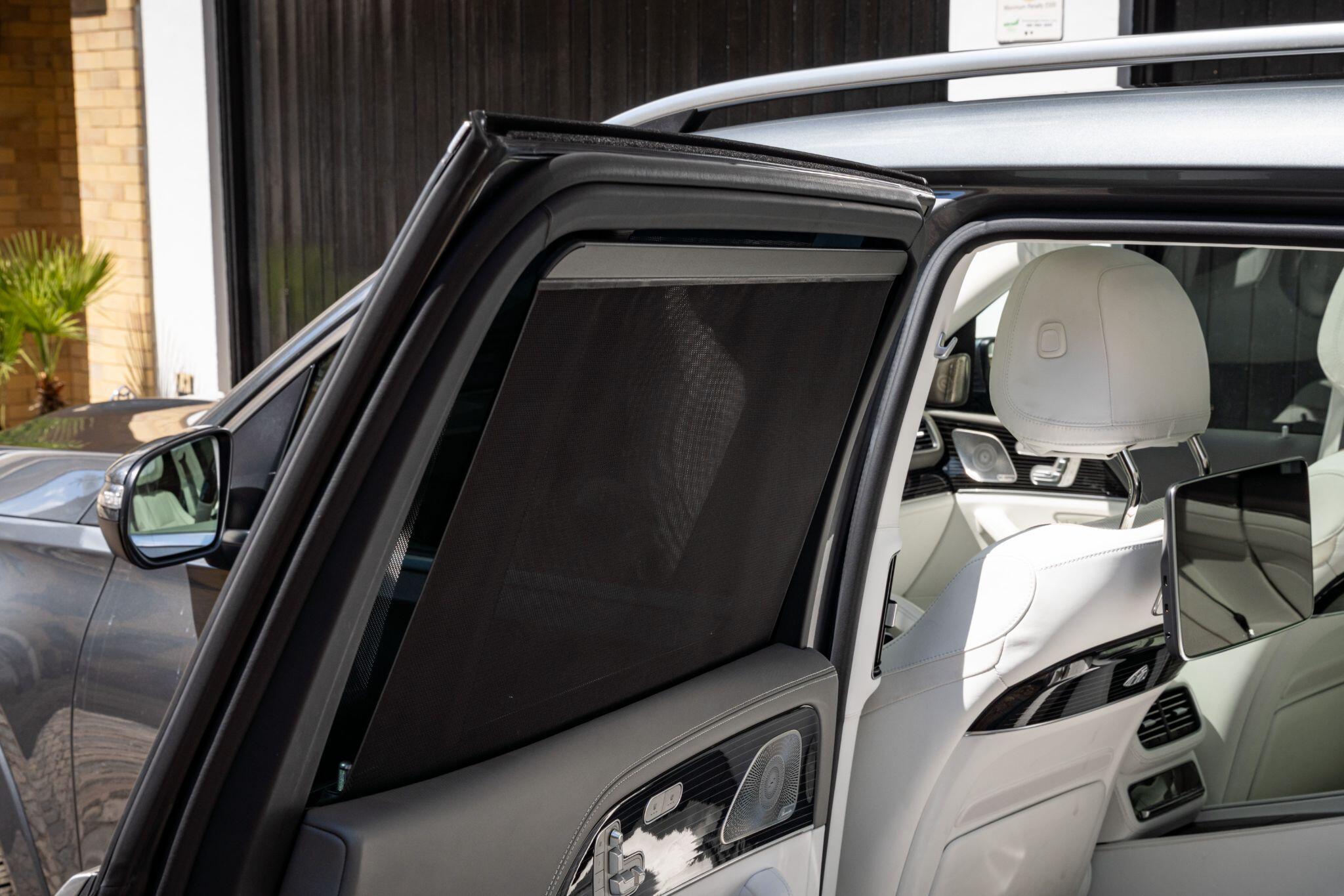 Mercedes-Benz GLS view 40