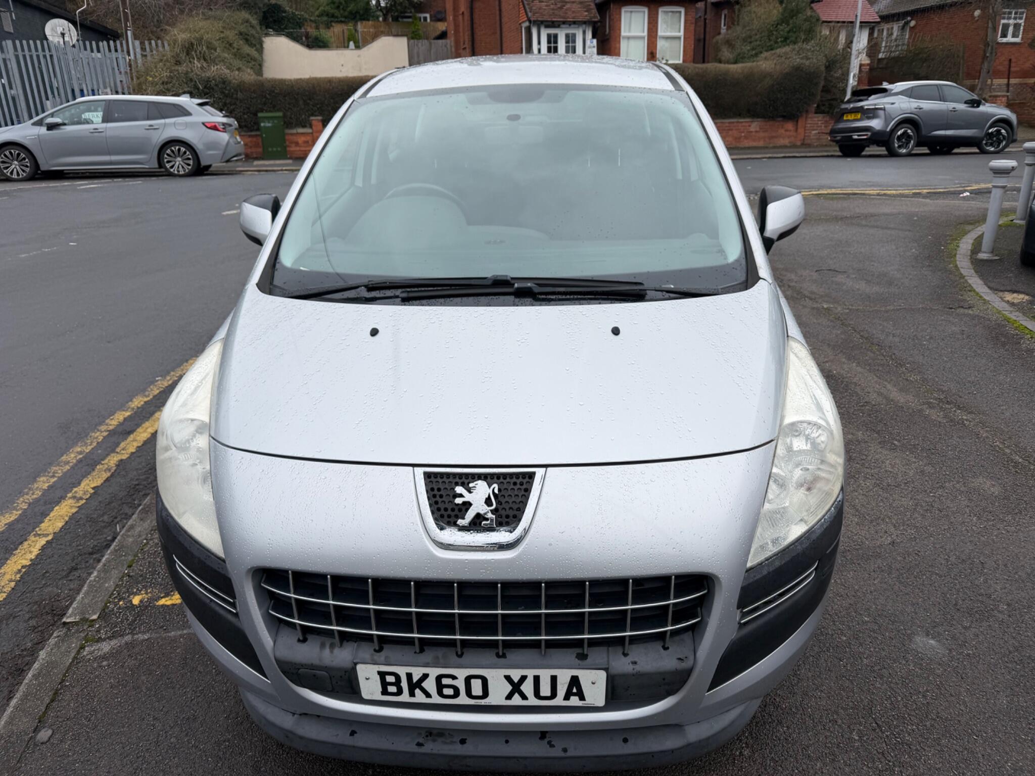 2010 Peugeot 3008 image 2
