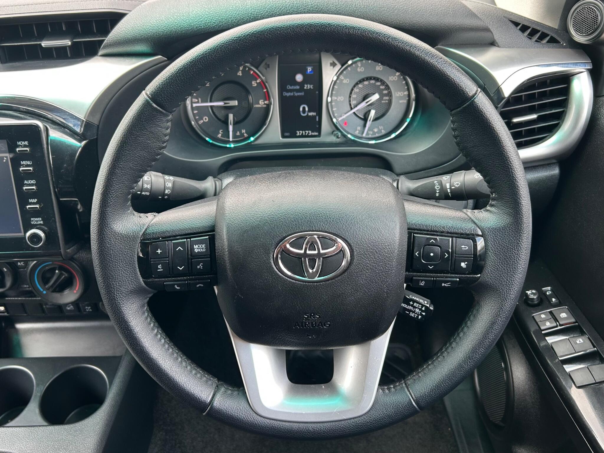 Toyota Hilux view 20