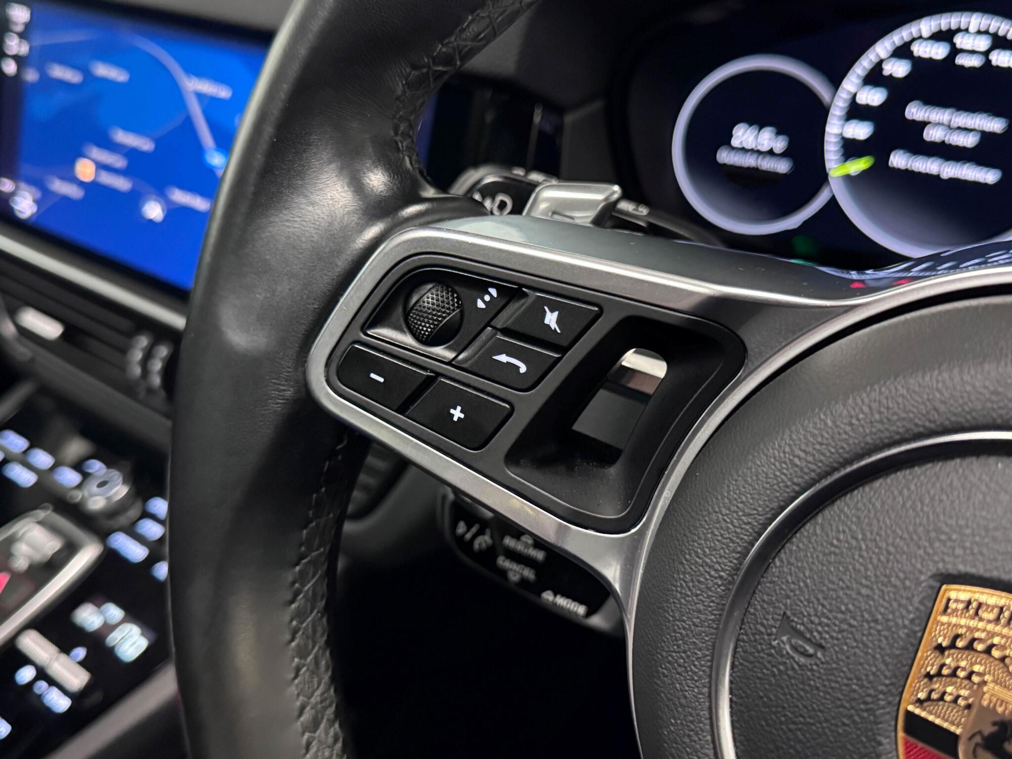 Porsche Cayenne view 12