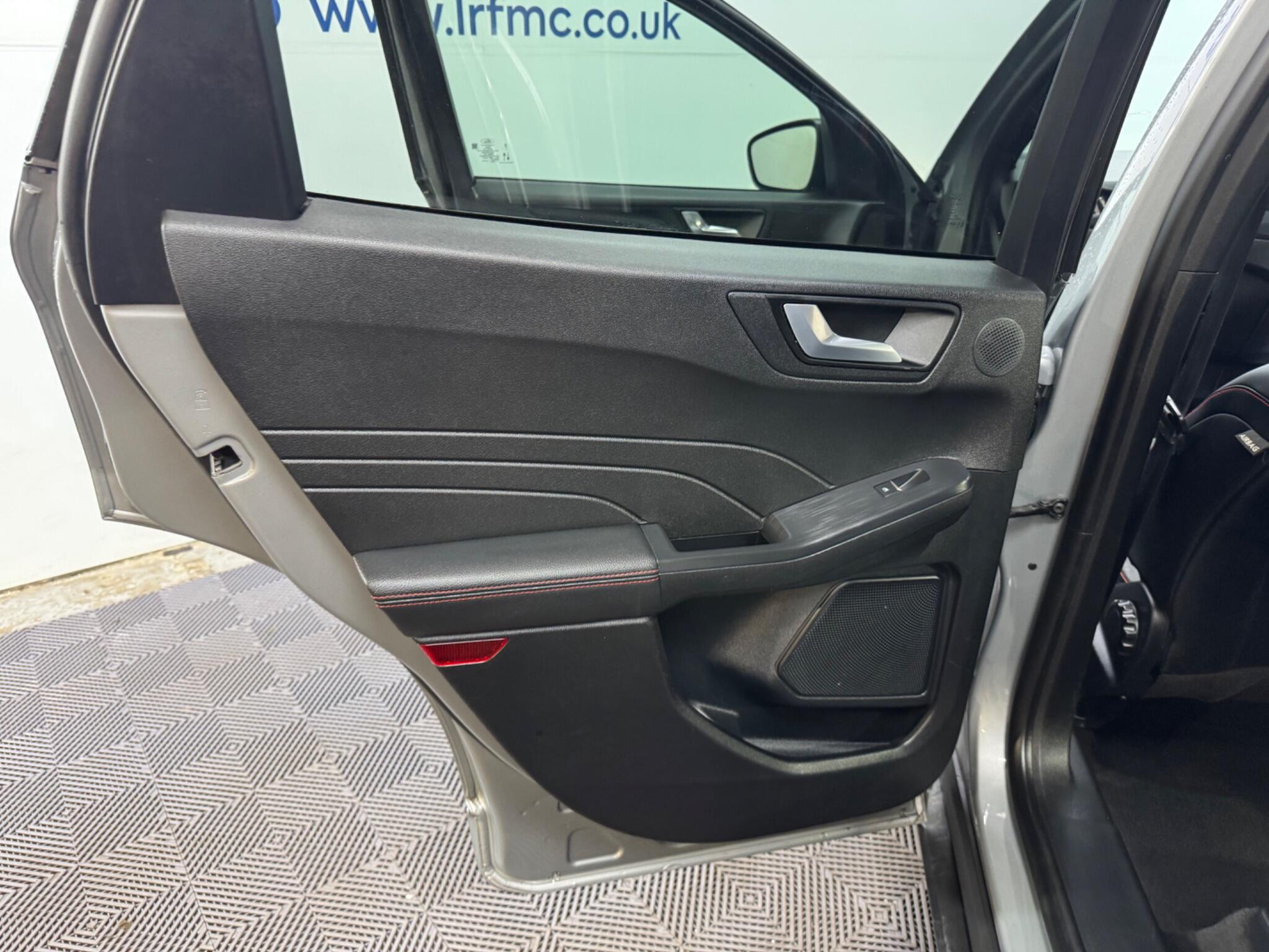 Ford Kuga view 32