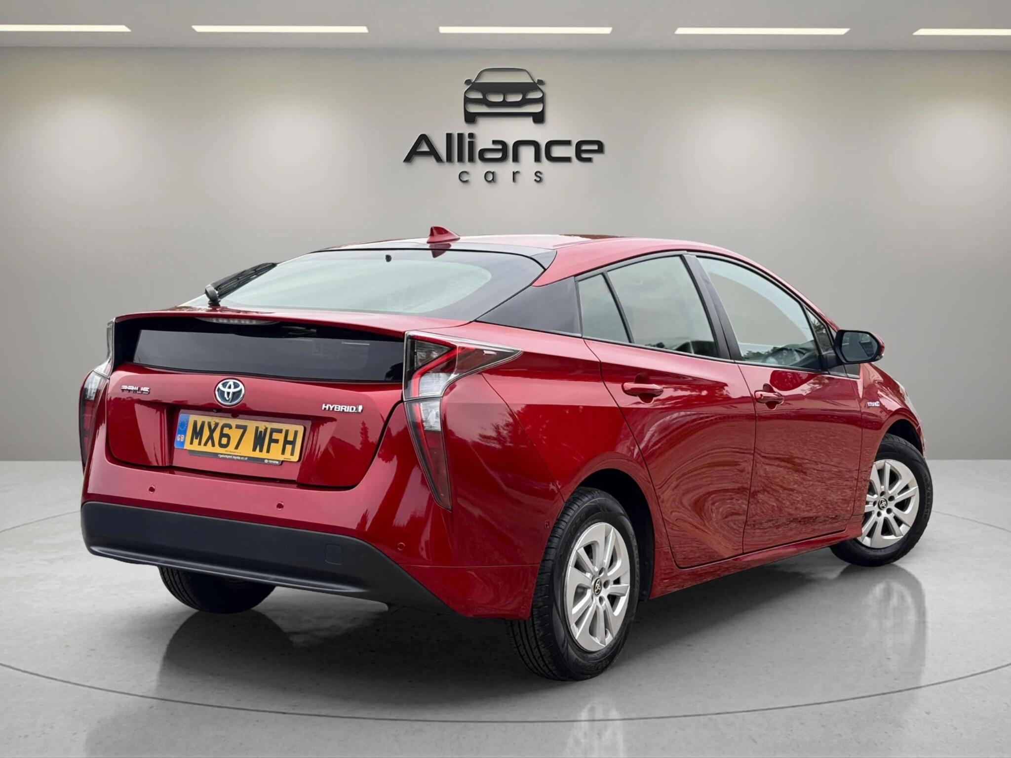 Toyota Prius view 17