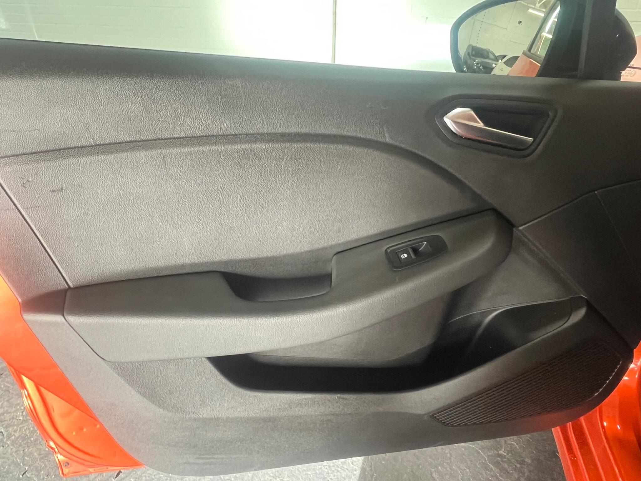 2022 Renault Clio 1.6 E-TECH Evolution Auto Euro 6 (s/s) 5dr • 33,021 miles image 26