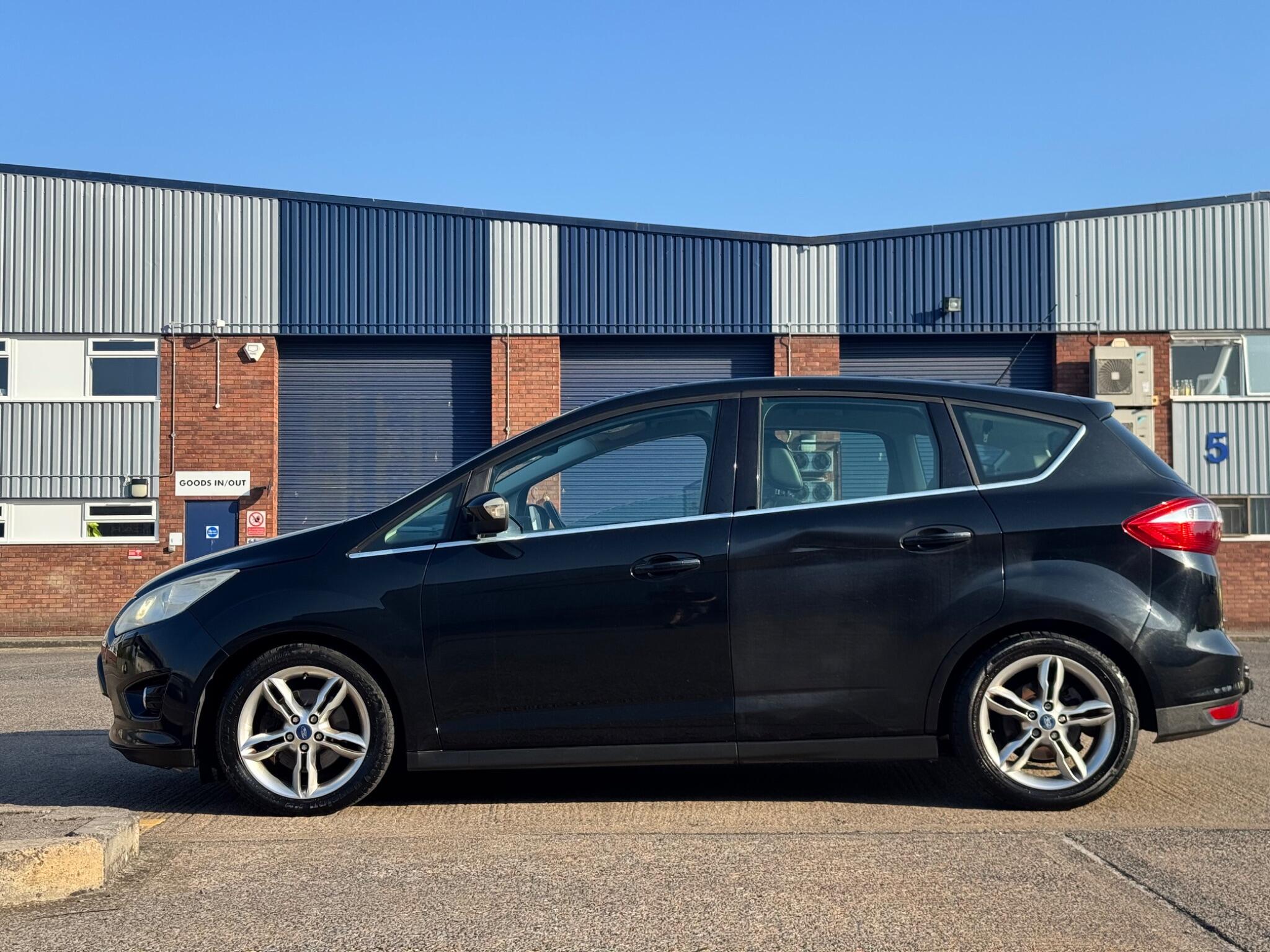 Ford C-Max view 12