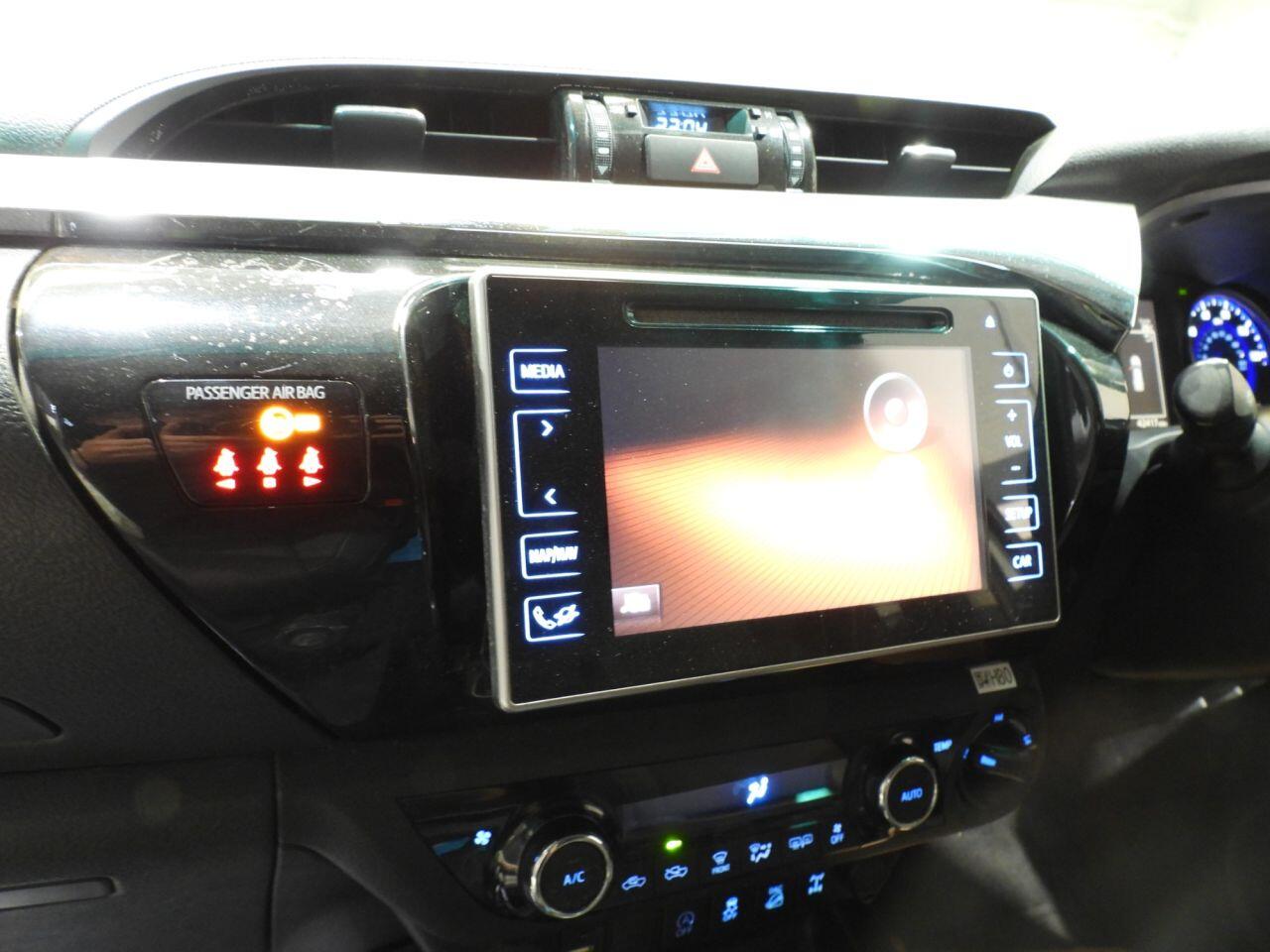 Toyota Hilux view 38