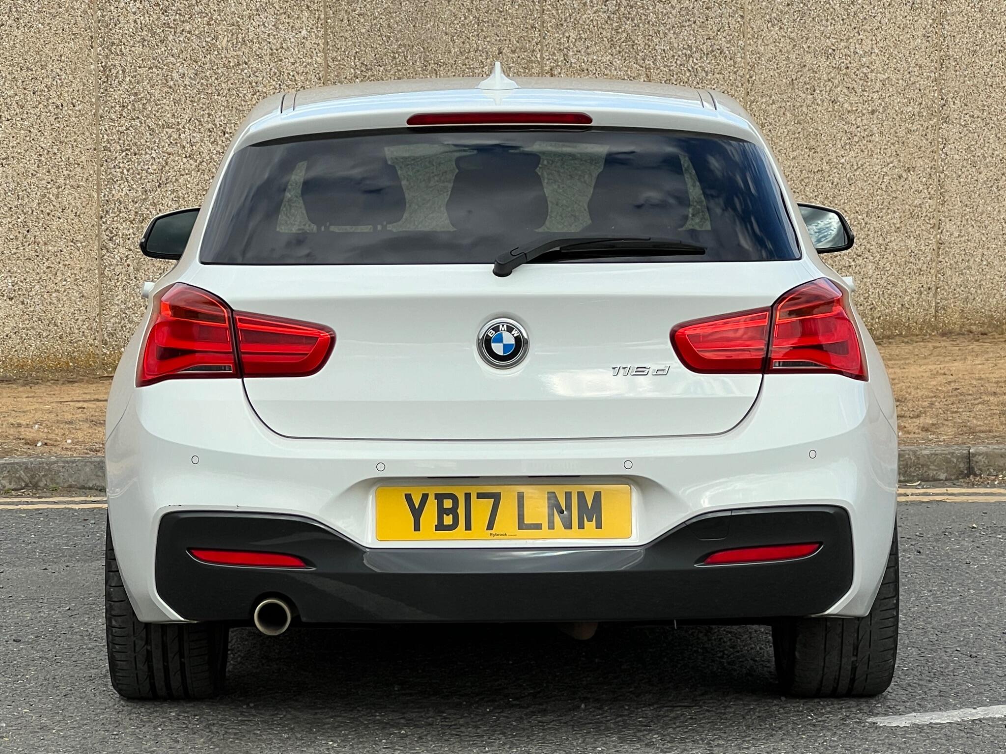 BMW 1 Series view 26