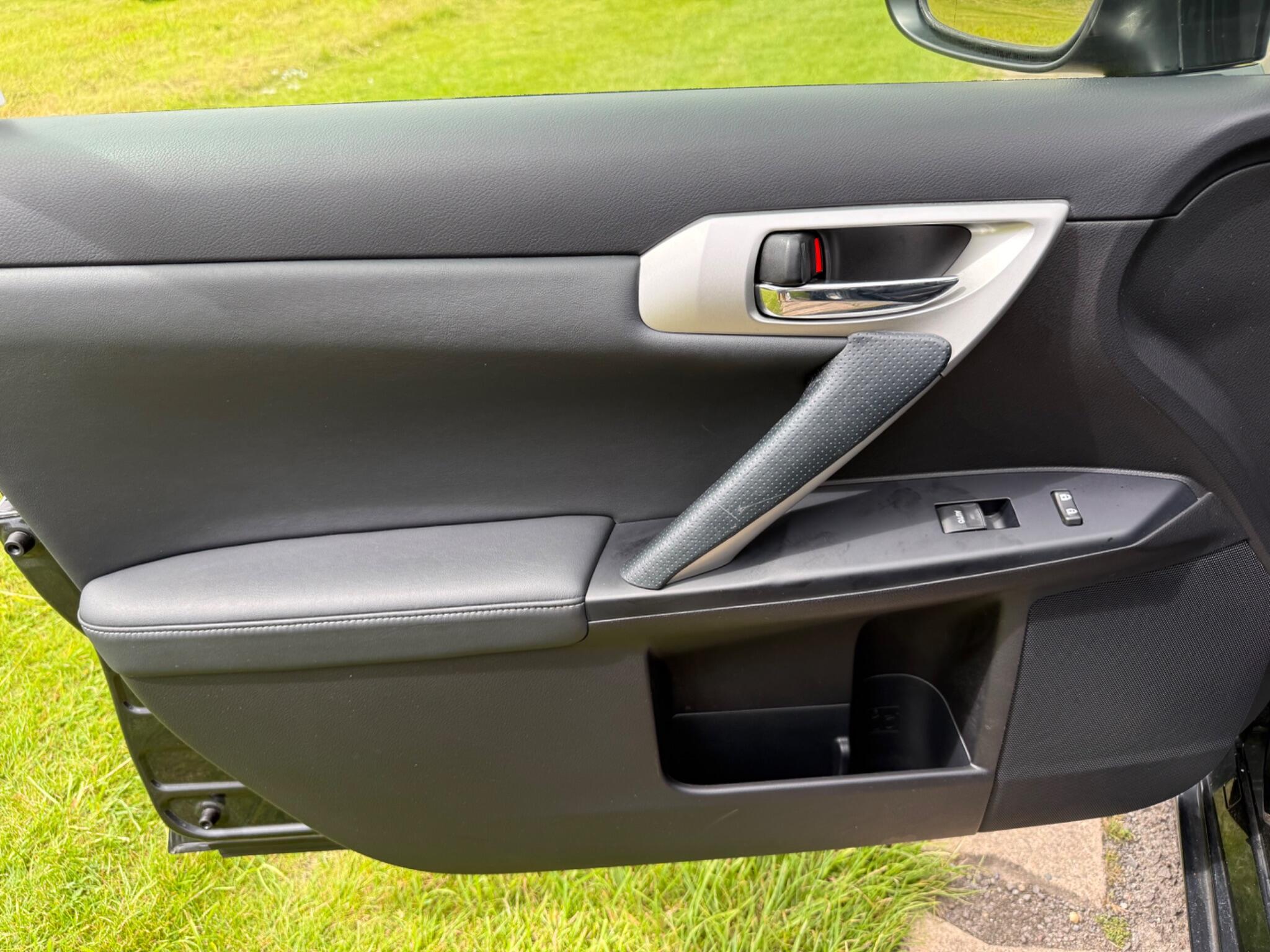 Lexus CT view 29