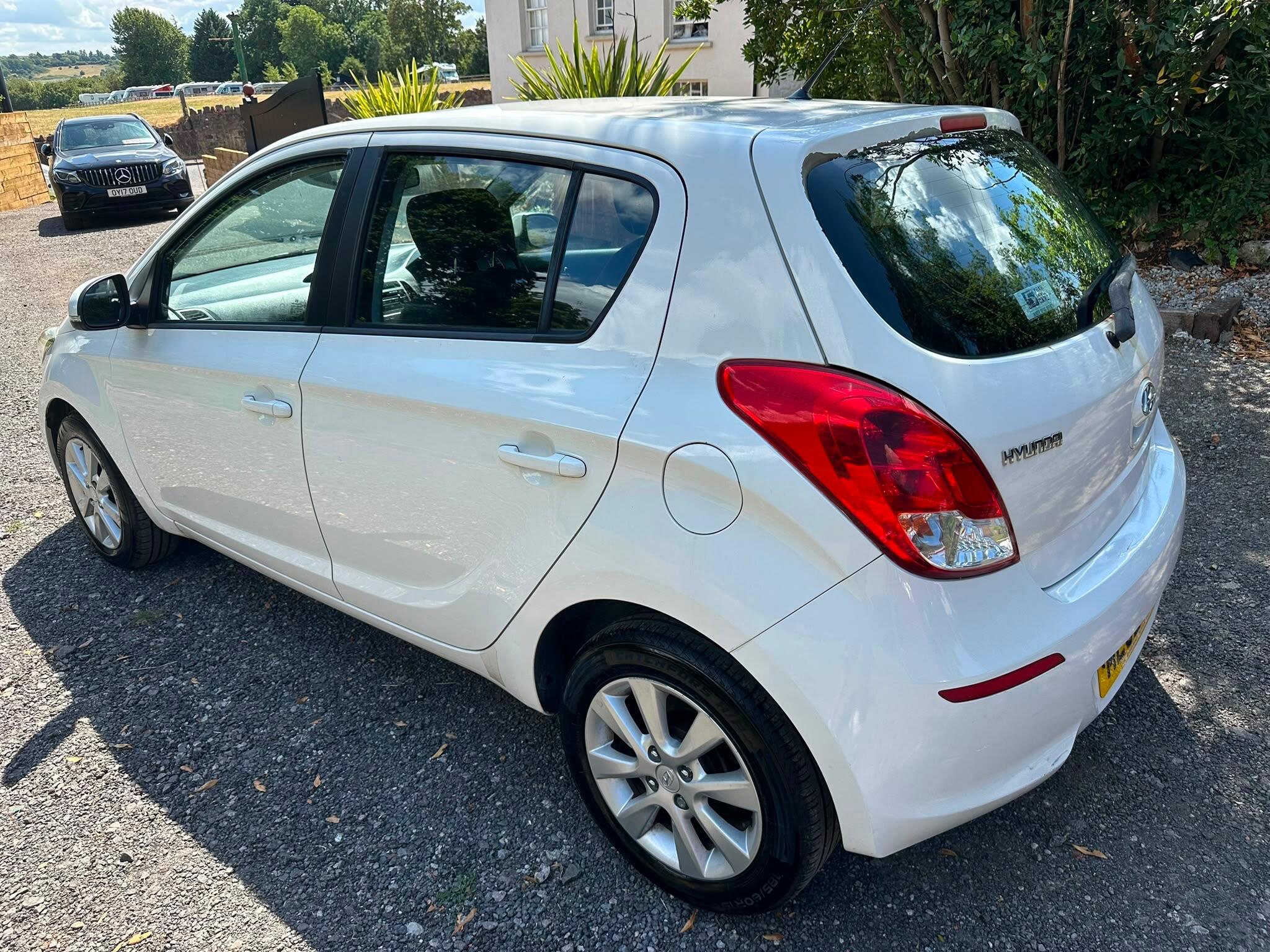 Hyundai I20 view 9