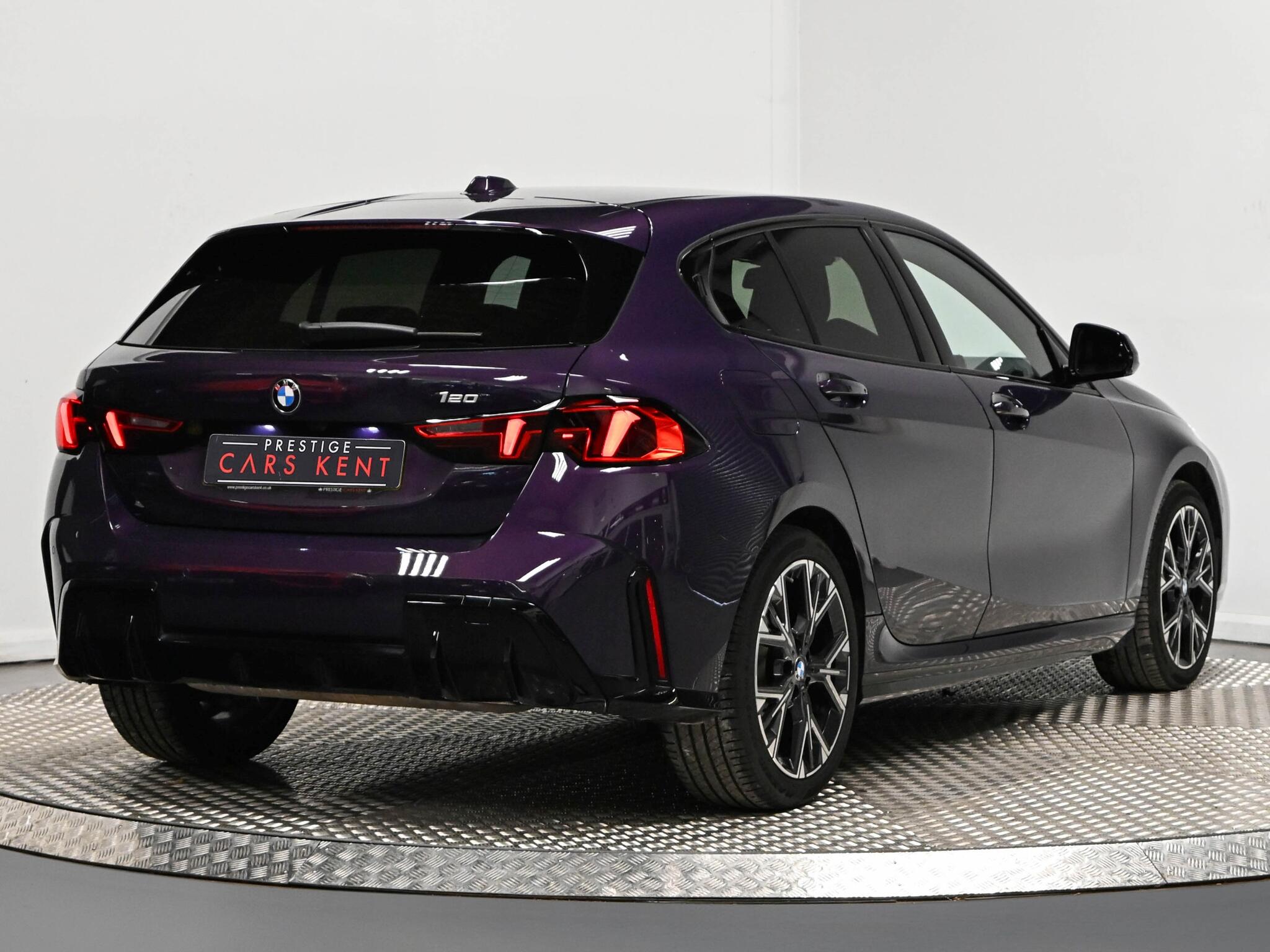 BMW 1 Series view 35