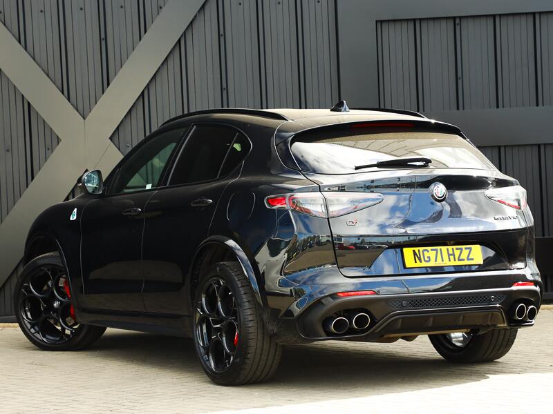 Alfa Romeo Stelvio view 2