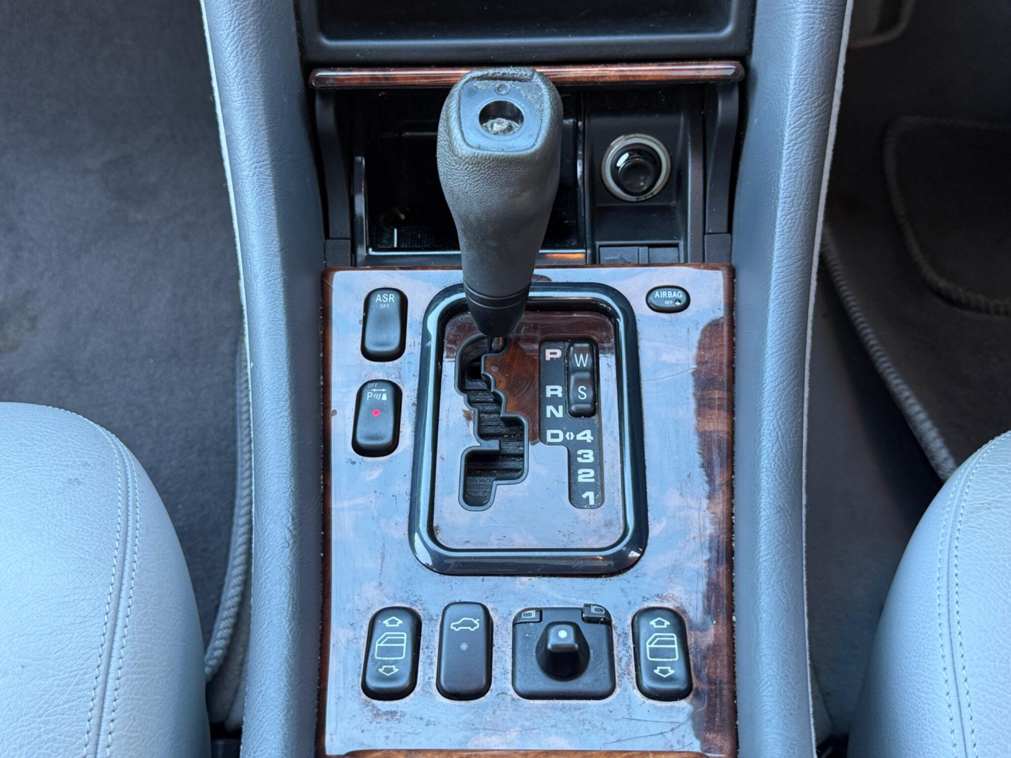 Mercedes-Benz CLK - Image 19