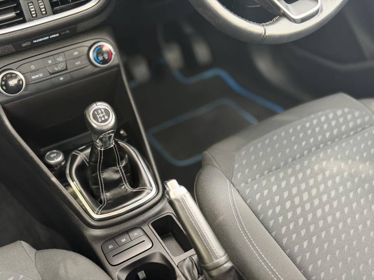 Ford Fiesta view 122