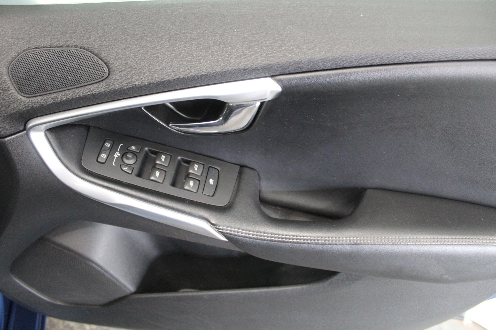 Volvo V40 view 48