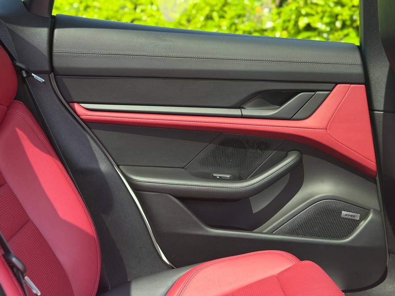Porsche Taycan view 18