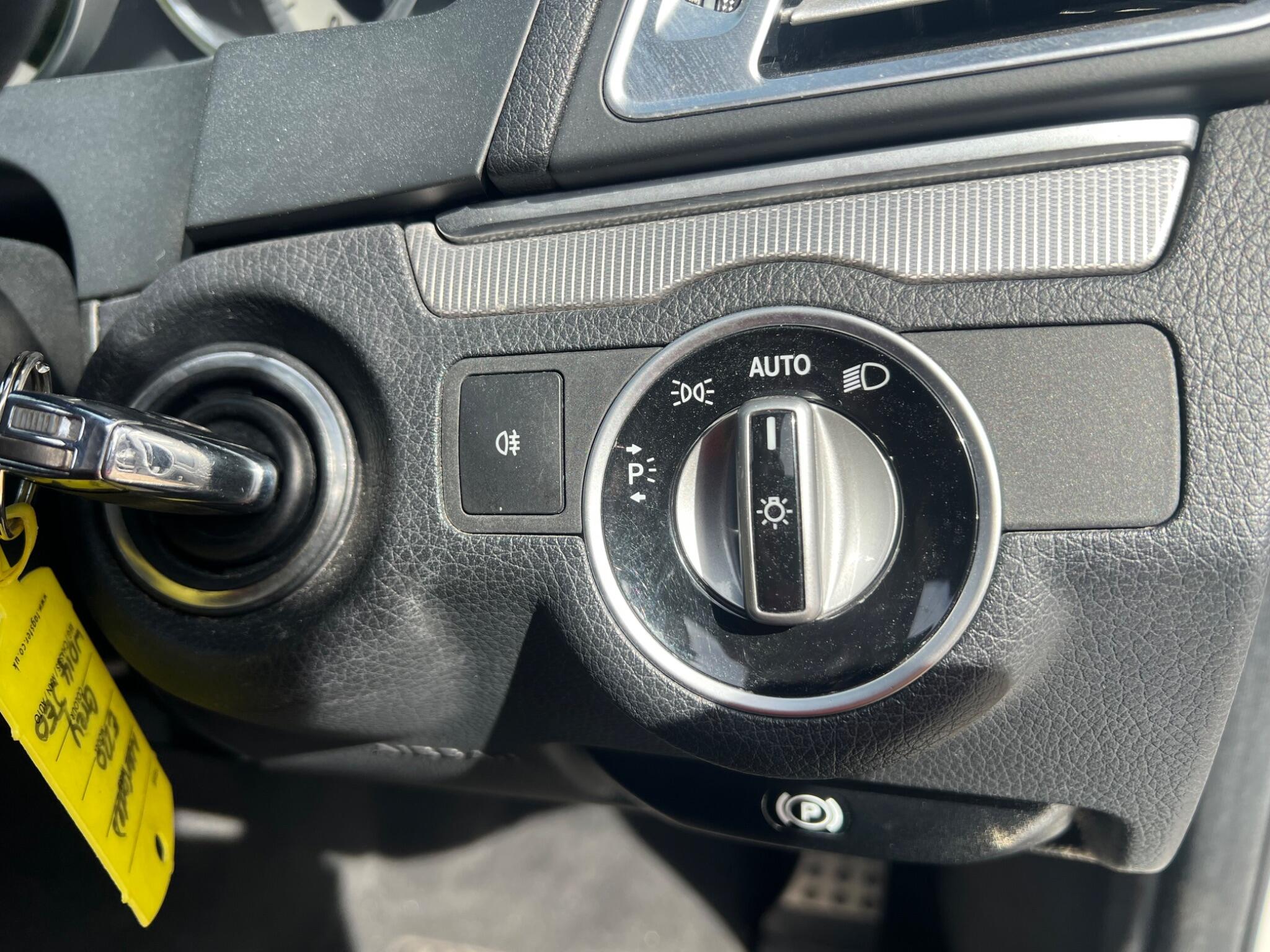 Mercedes-Benz E-Class view 52