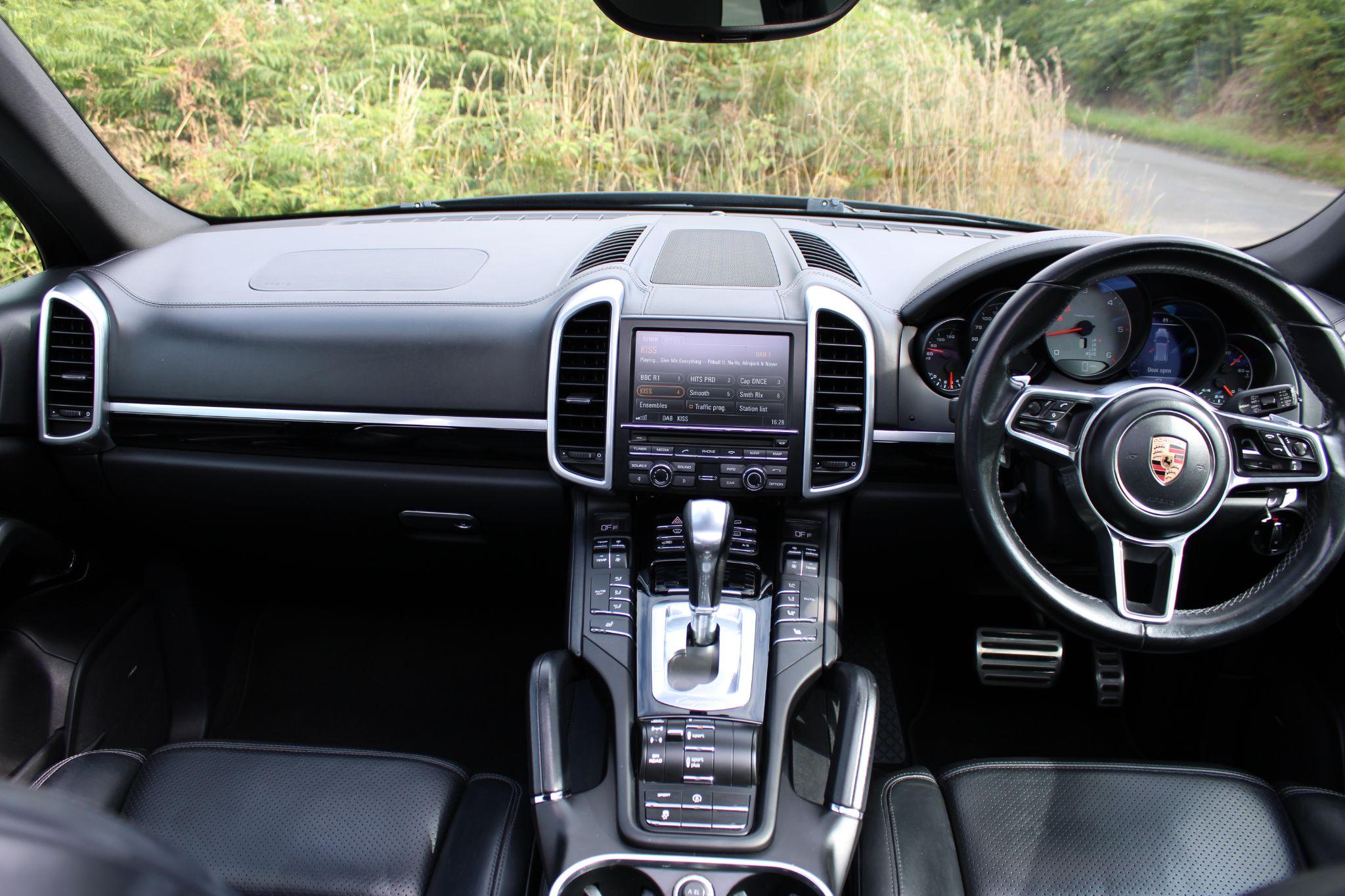 2016 Porsche Cayenne 4.2 TD V8 S TiptronicS 4WD Euro 6 (s/s) 5dr • 87,000 miles image 32