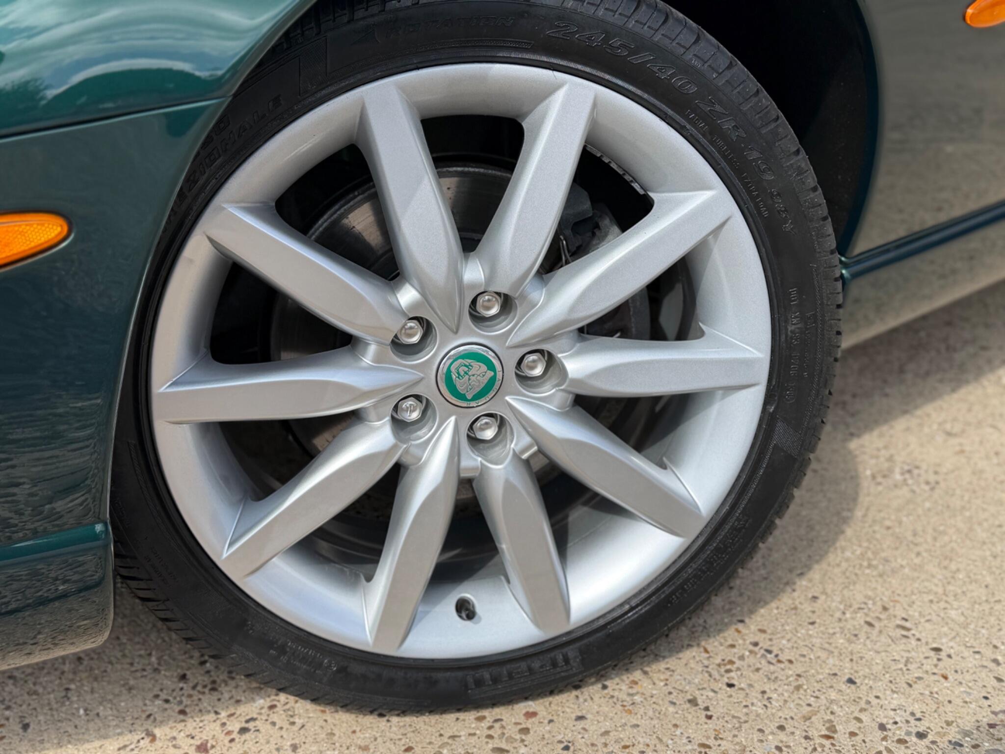 Jaguar XK8 view 59