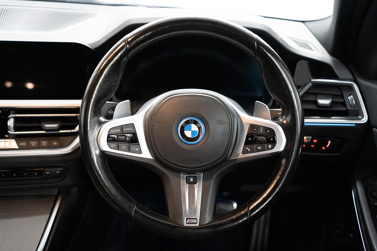 BMW 3 Series view 7
