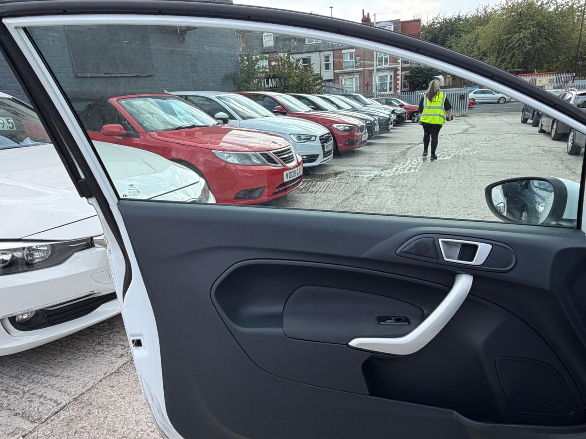 Ford Fiesta view 14