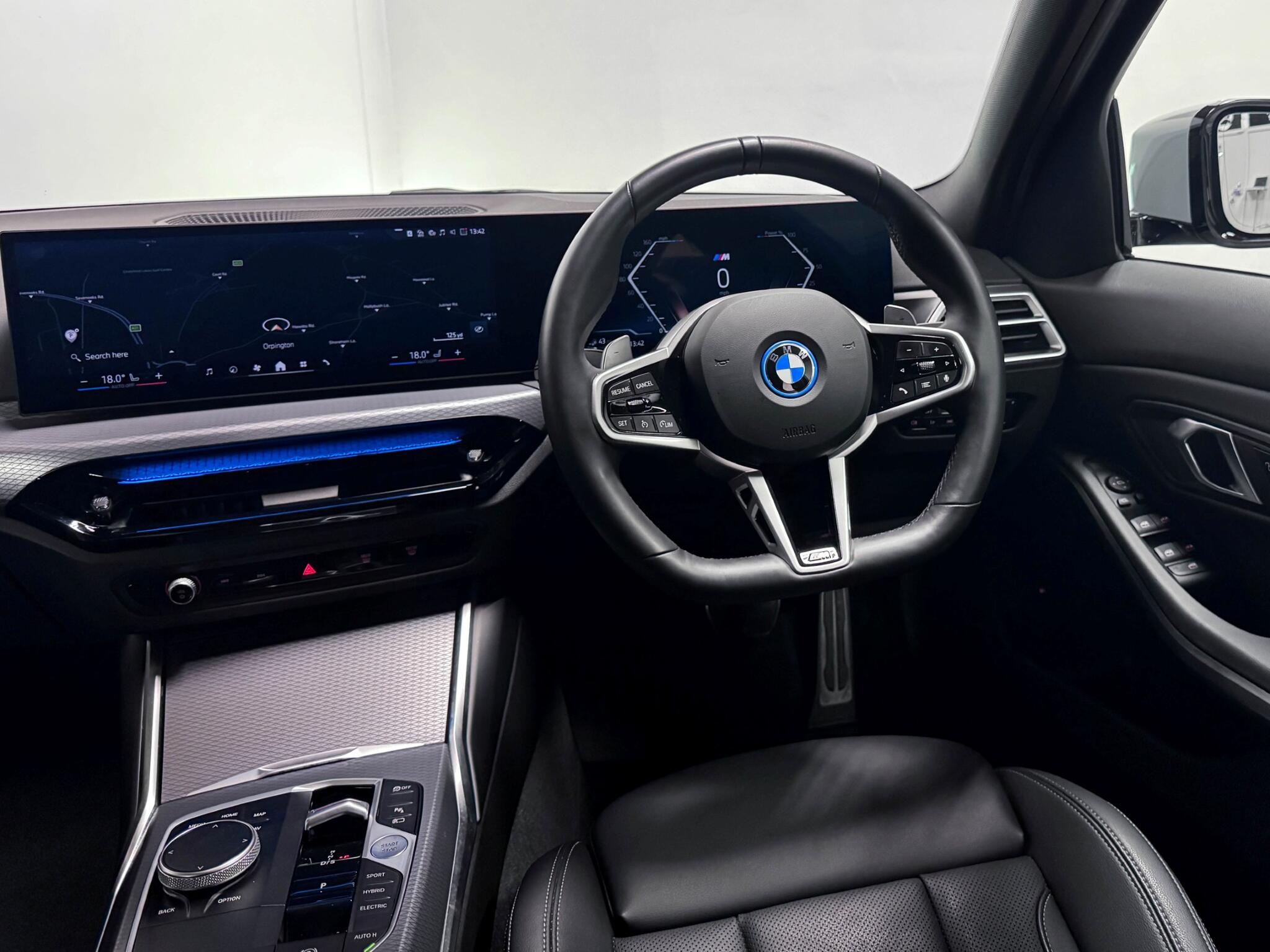 BMW 3 Series view 21