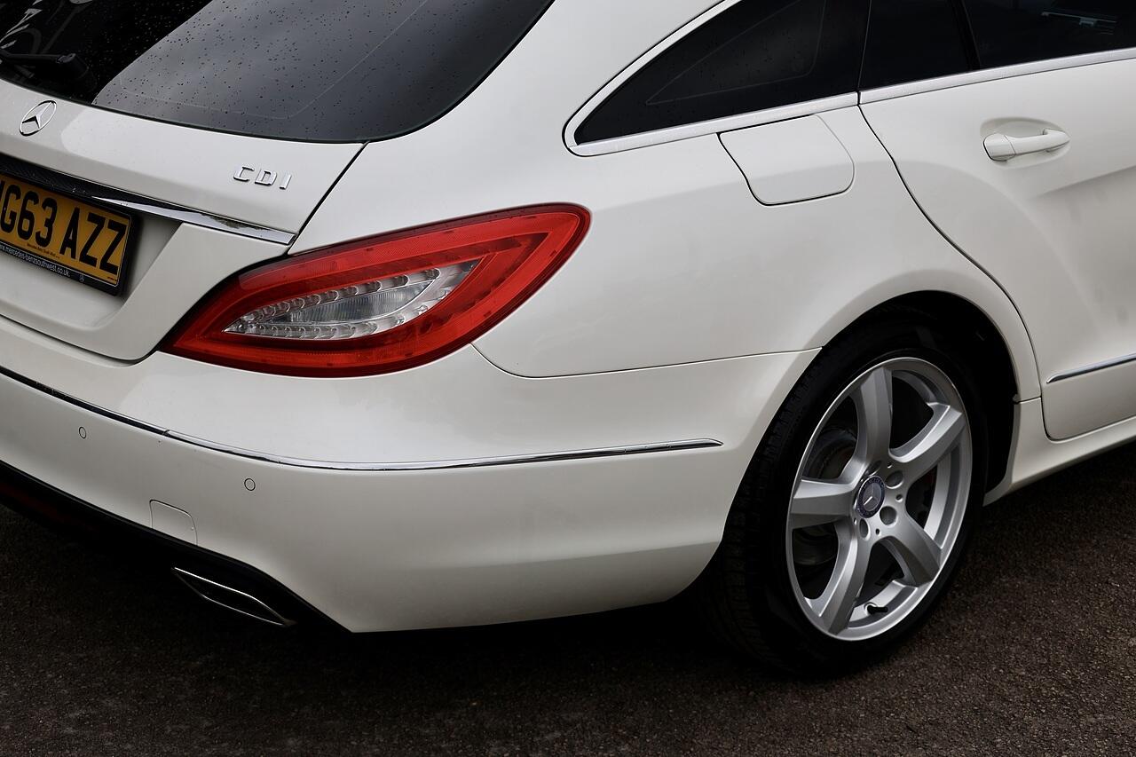 Mercedes-Benz CLS view 15