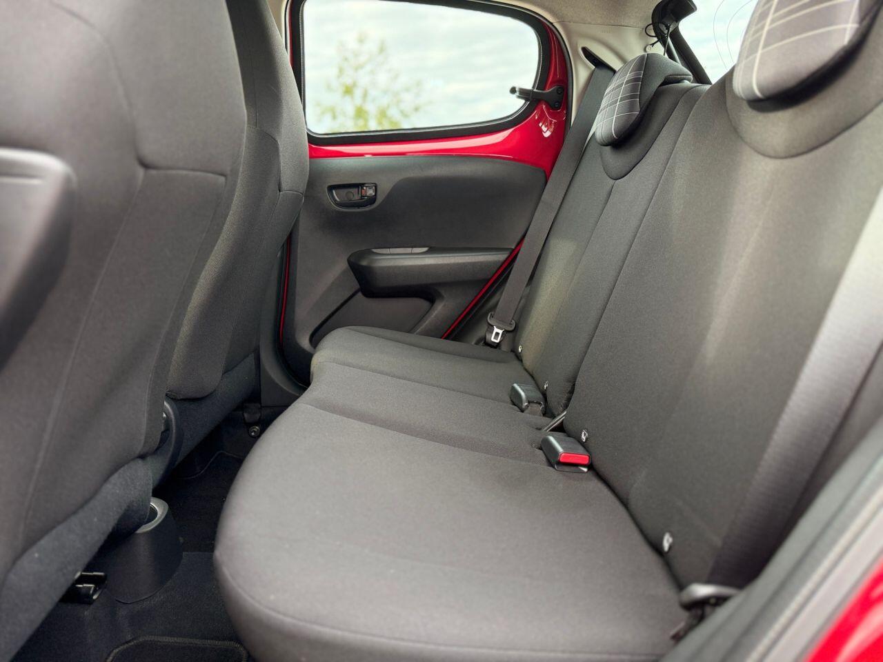 Peugeot 108 view 13