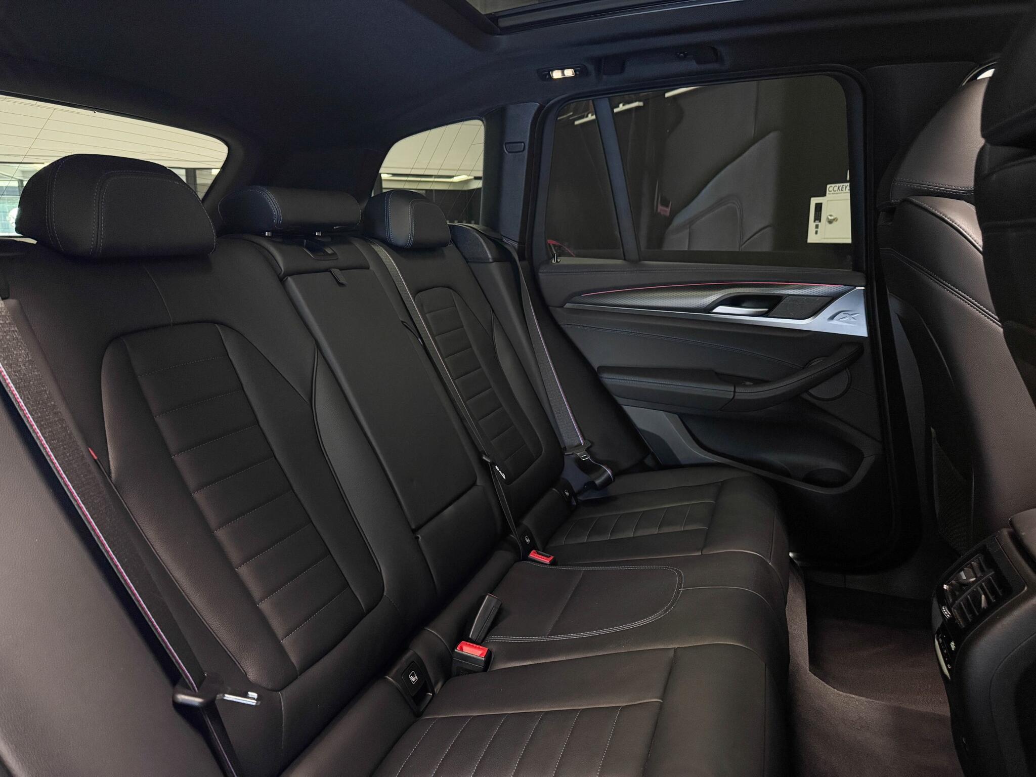 BMW X3 view 26