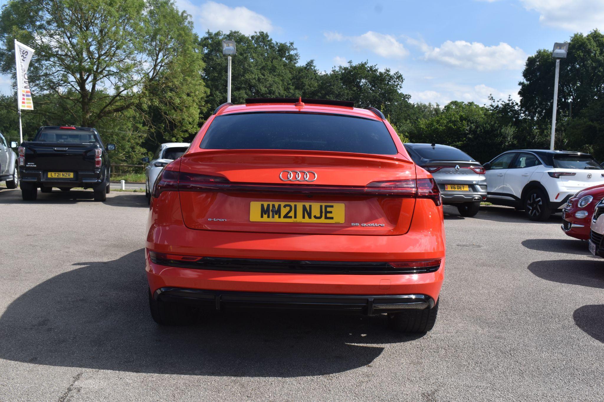 e-tron - 55 Launch Edition Sportback Auto quattro 5dr 95kWh - Image 14