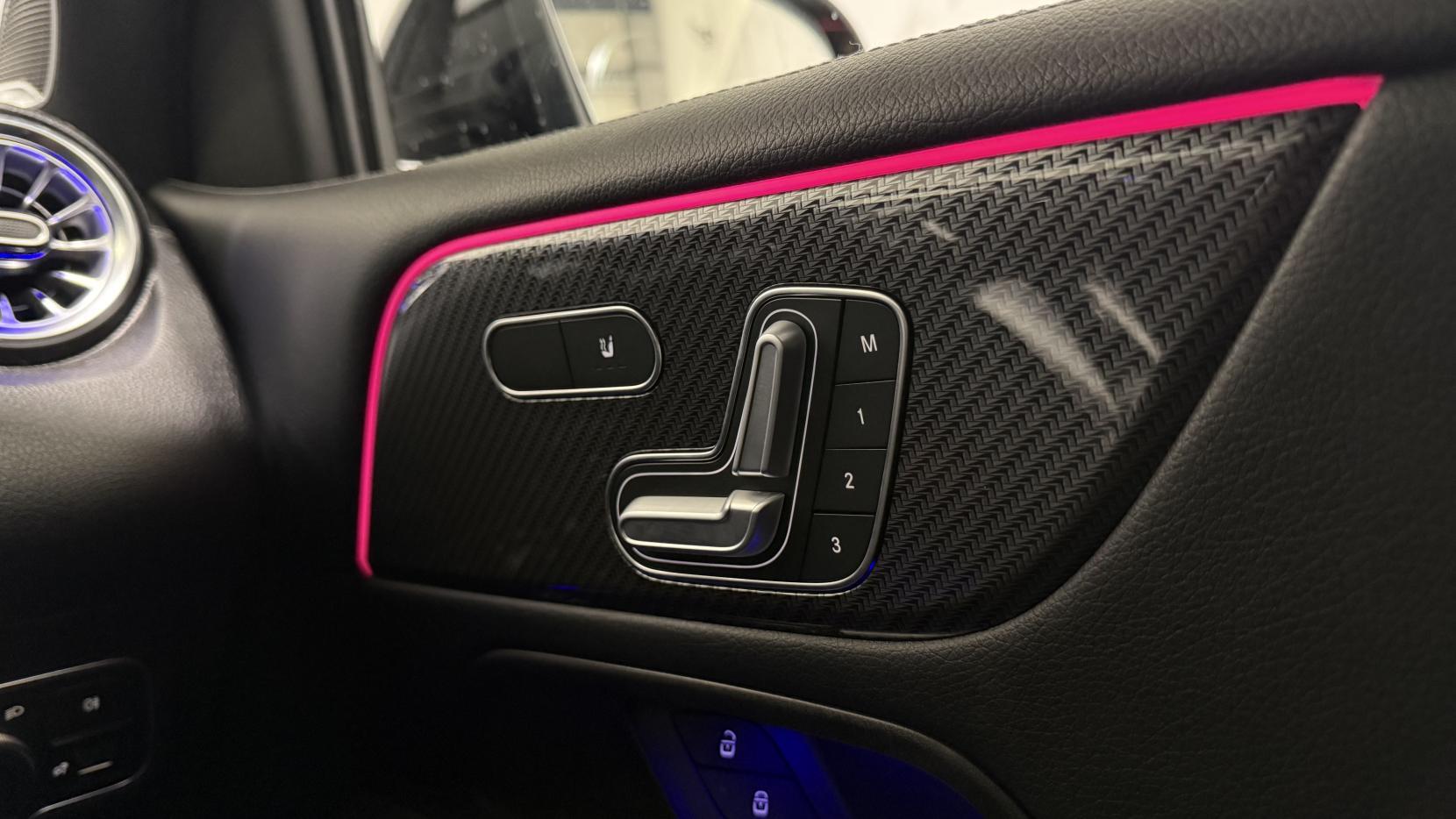 Mercedes-Benz GLB view 32