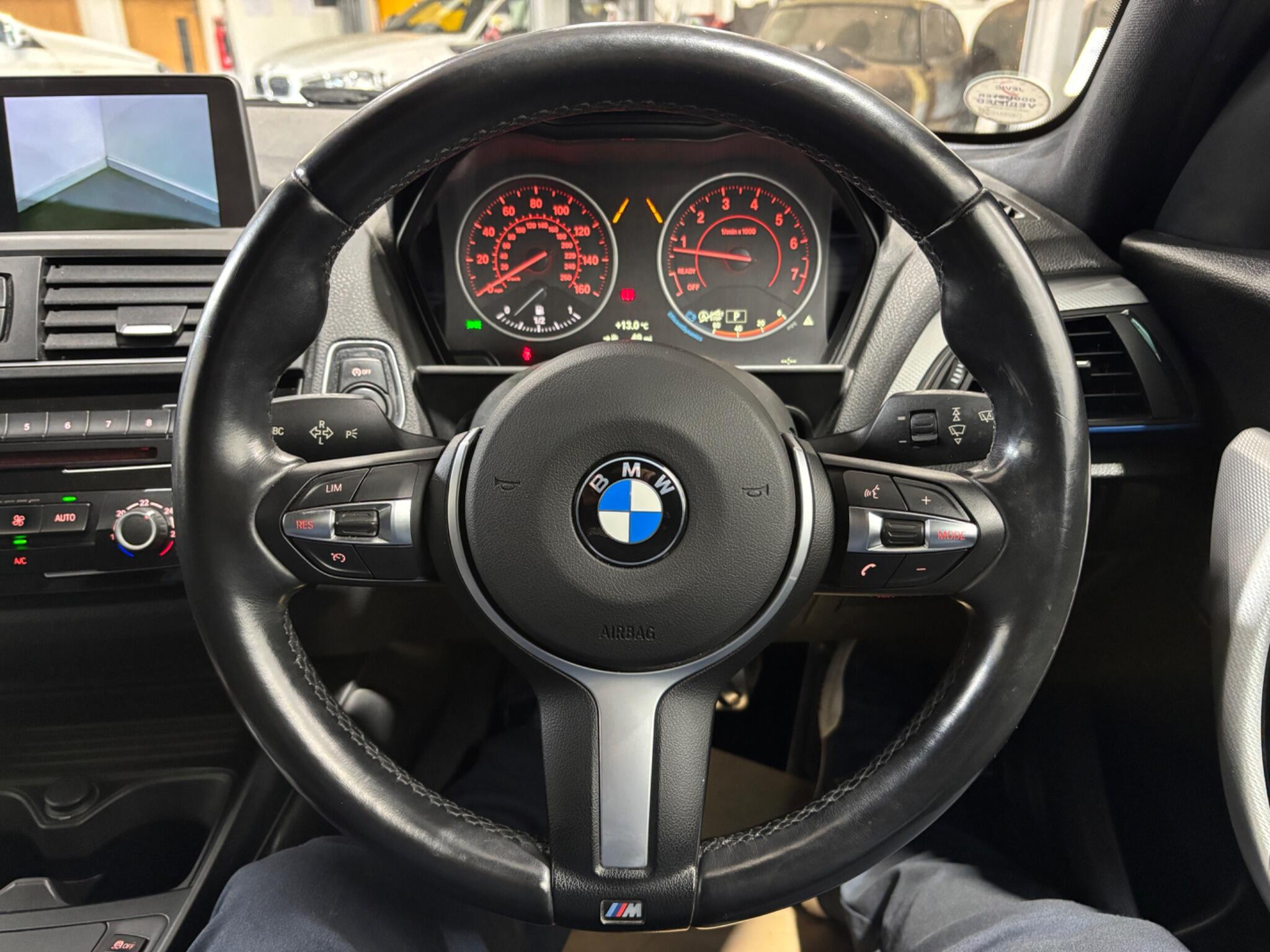 BMW 1 Series view 28