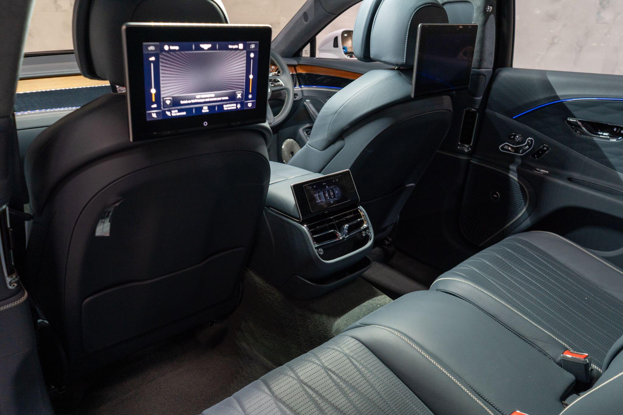 Bentley Flying Spur view 3